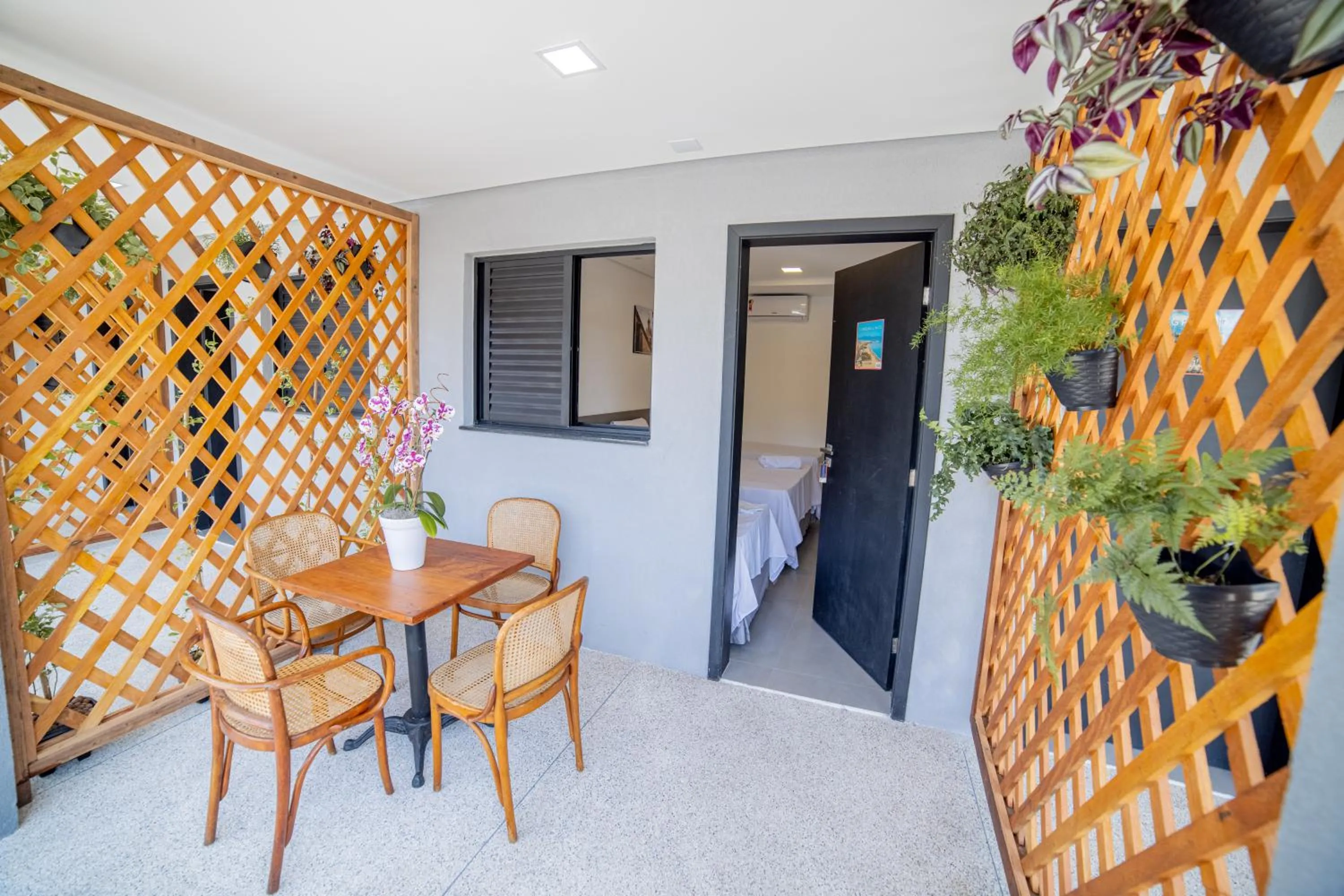 Balcony/Terrace in Pousada Cadiz - Piscina Climatizada