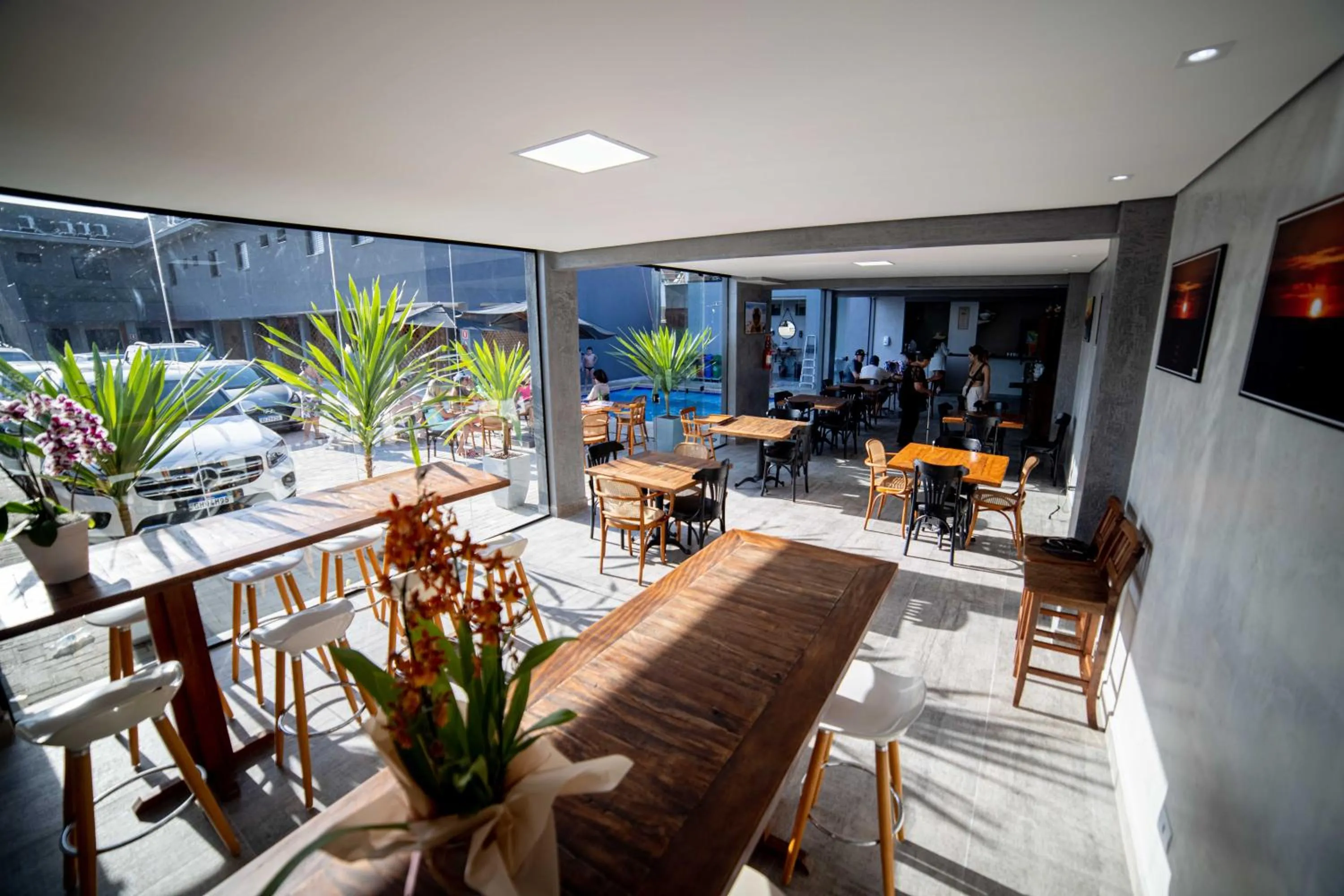 Lounge or bar in Pousada Cadiz - Piscina Climatizada