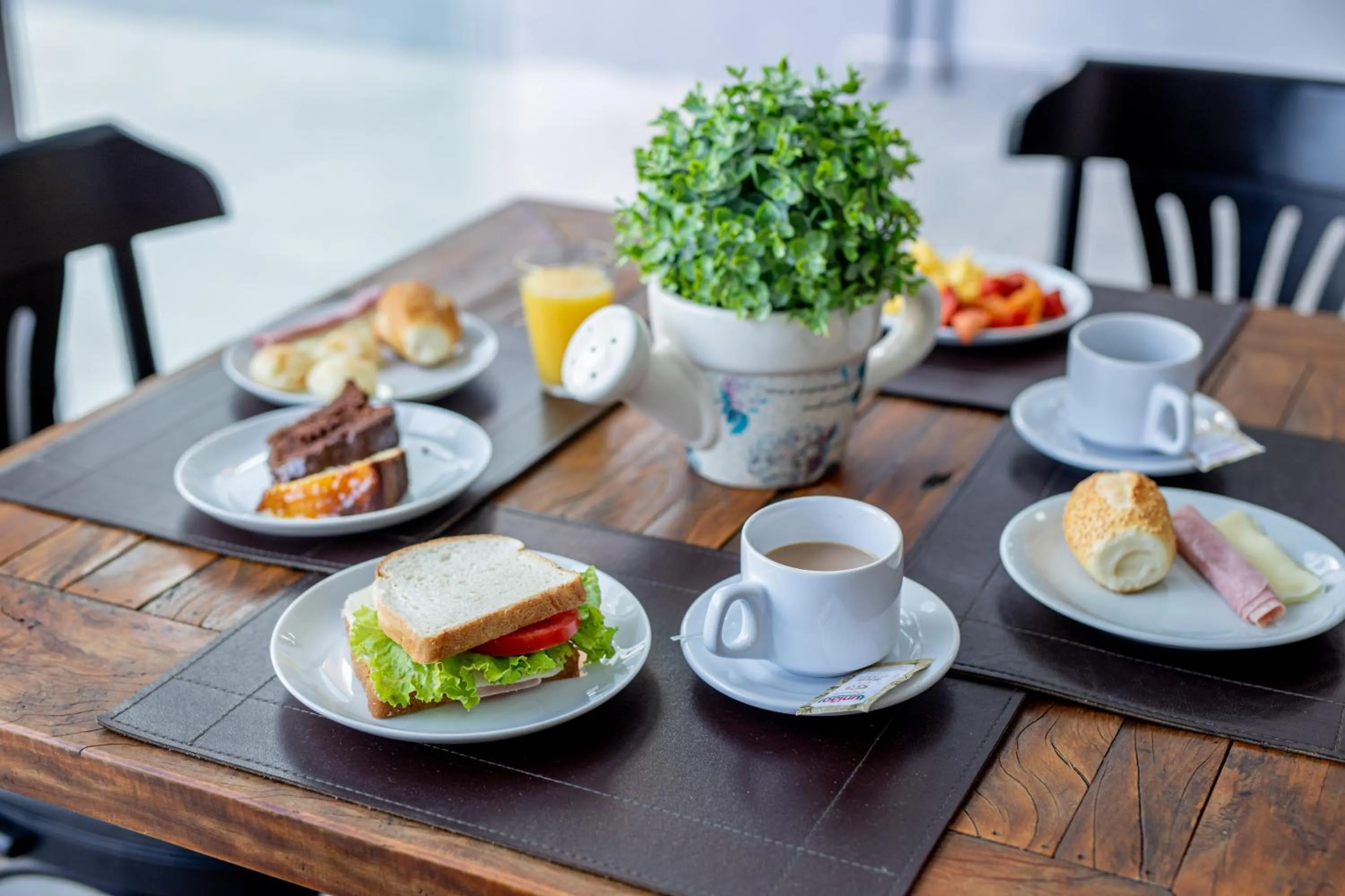 Breakfast in Pousada Cadiz - Piscina Climatizada