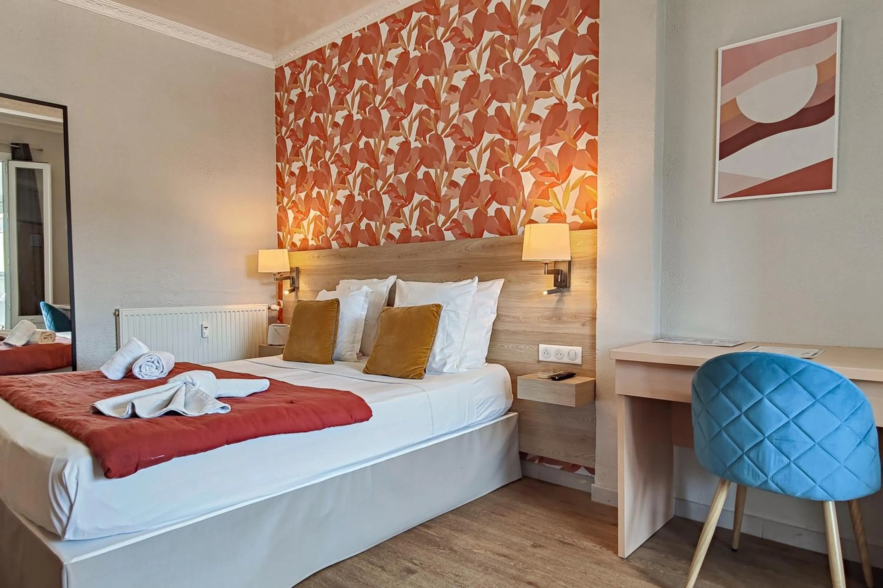 Bed in Aparthotel AMMI Nice Massena - ex Ajoupa