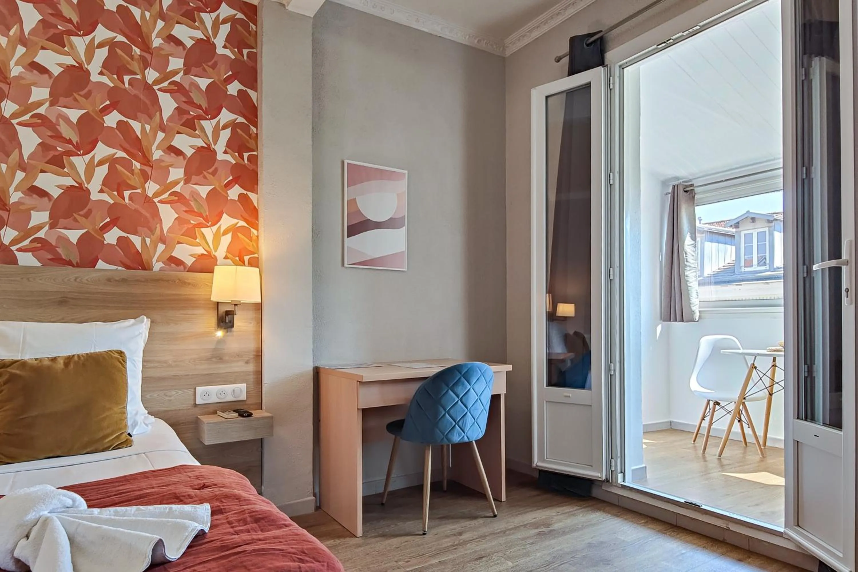 Photo of the whole room, Bed in Aparthotel AMMI Nice Massena - ex Ajoupa