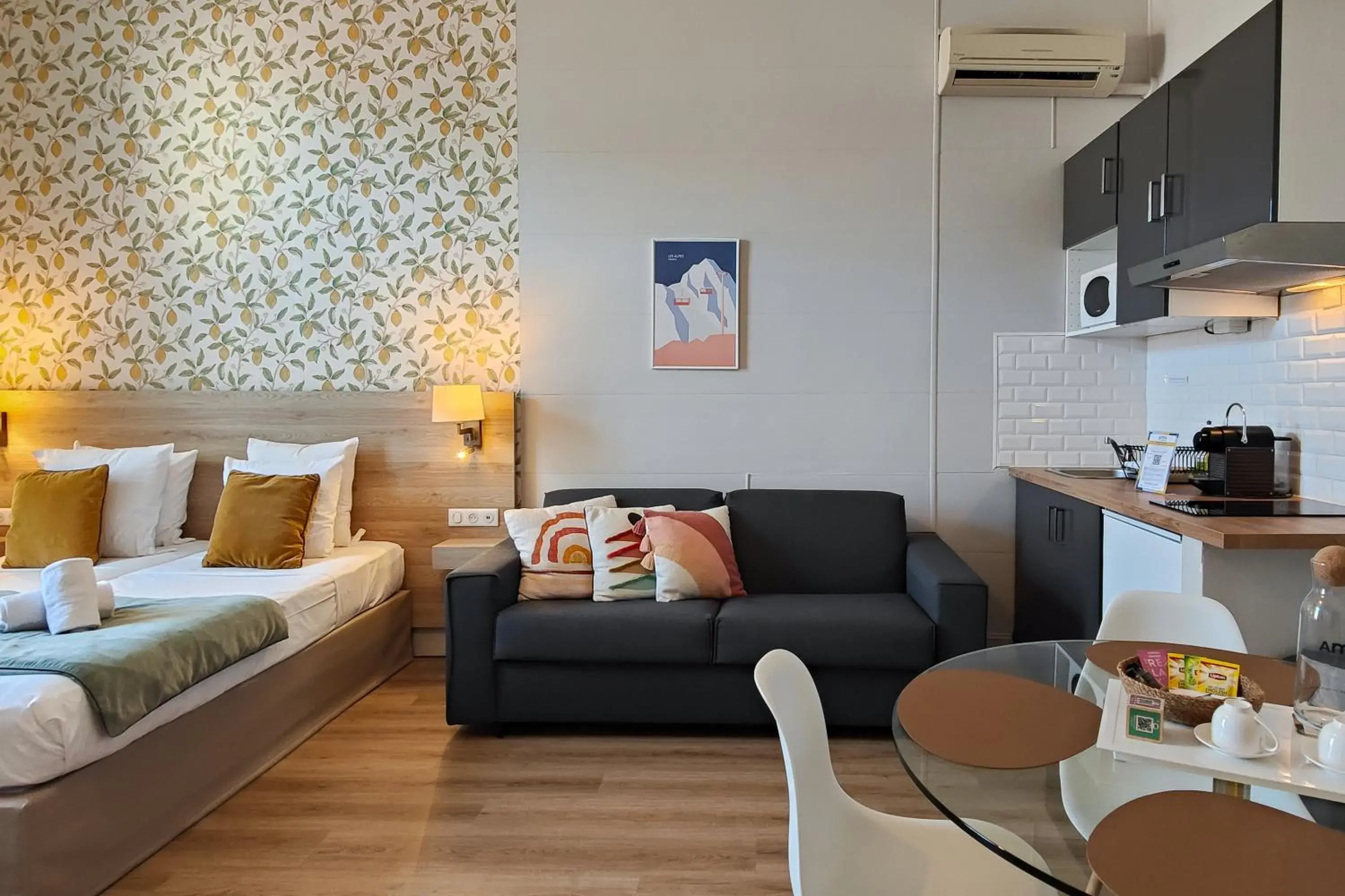 Photo of the whole room, Bed in Aparthotel AMMI Nice Massena - ex Ajoupa Photo of the whole room, Bed in Aparthotel AMMI Nice Massena - ex Ajoupa