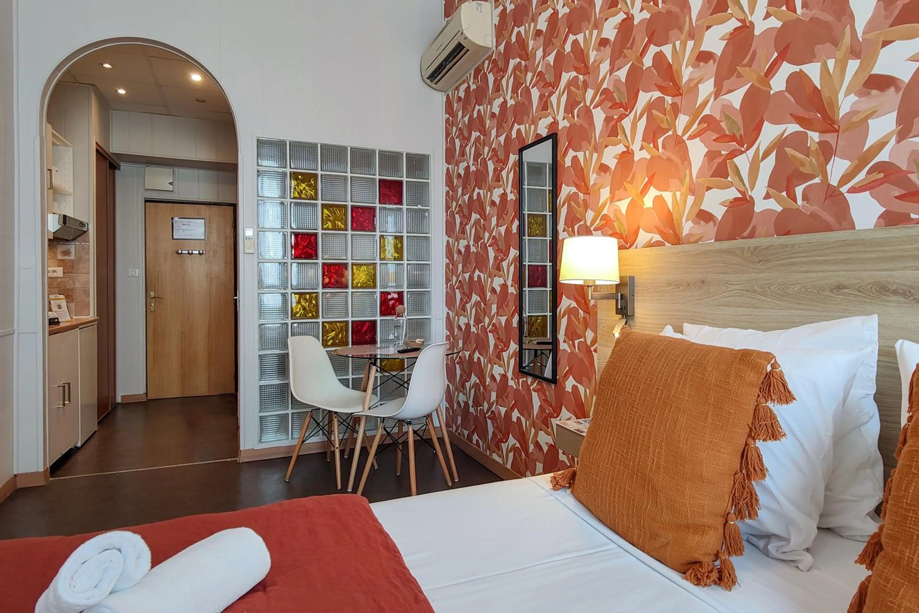 Photo of the whole room, Bed in Aparthotel AMMI Nice Massena - ex Ajoupa