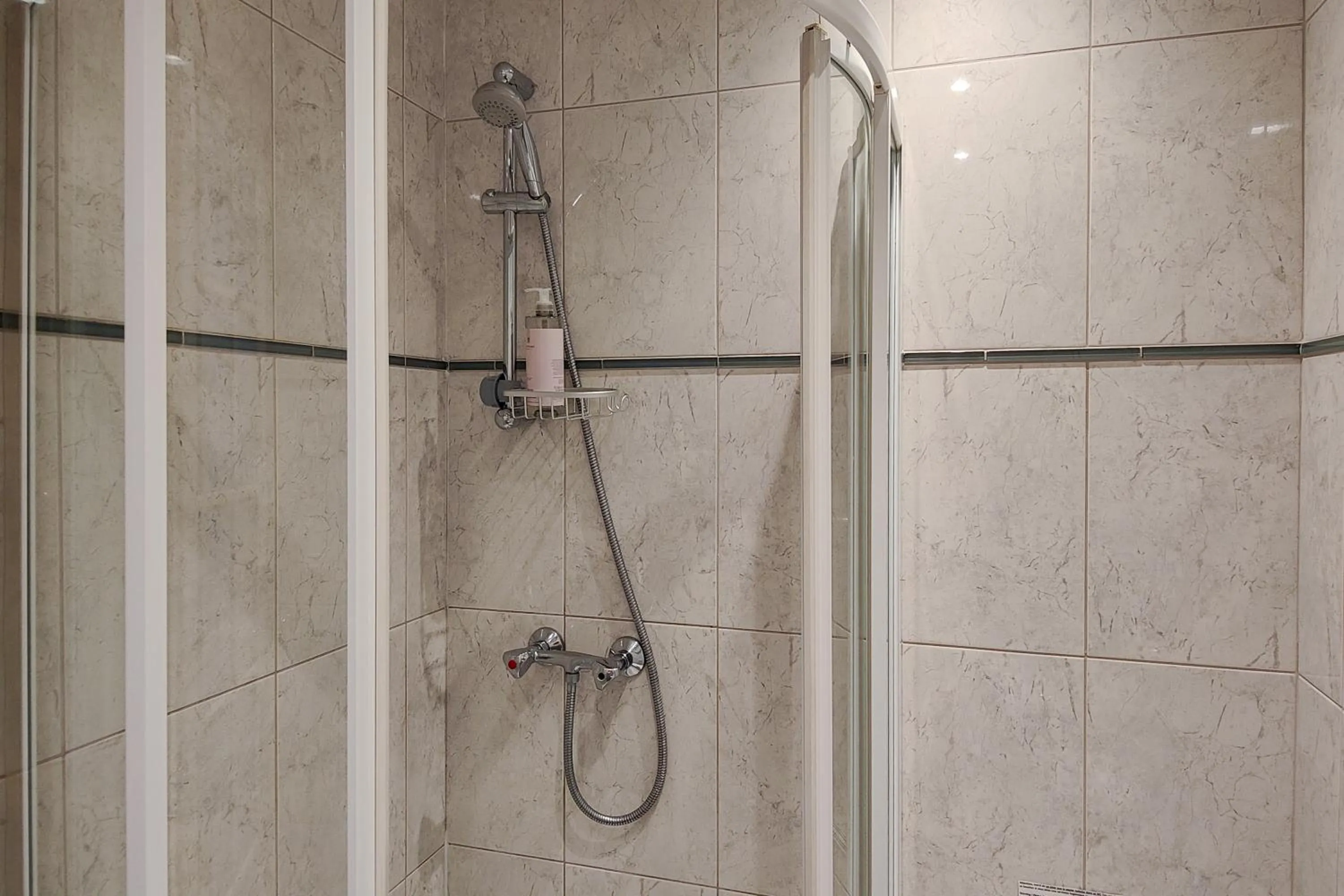 Bathroom in Aparthotel AMMI Nice Massena - ex Ajoupa