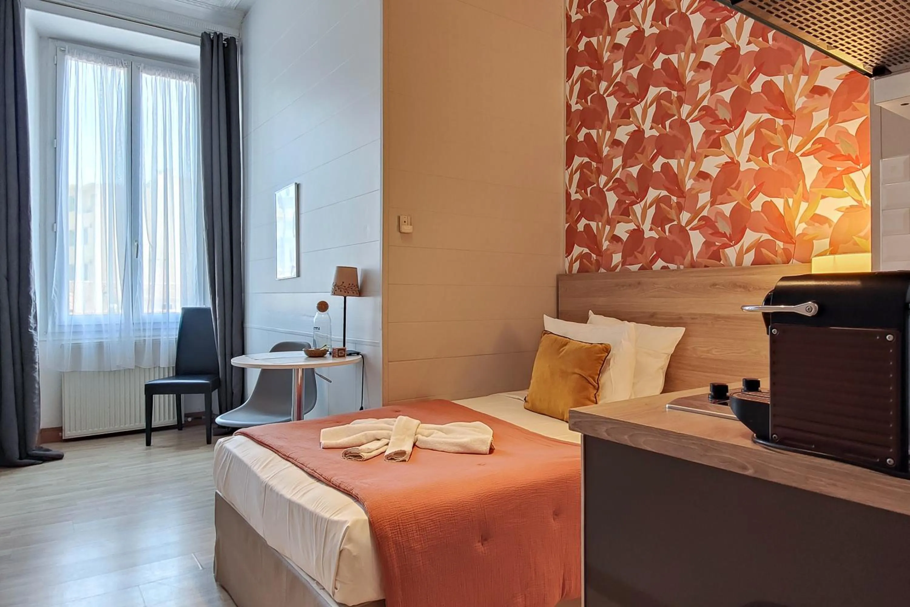 Photo of the whole room, Bed in Aparthotel AMMI Nice Massena - ex Ajoupa