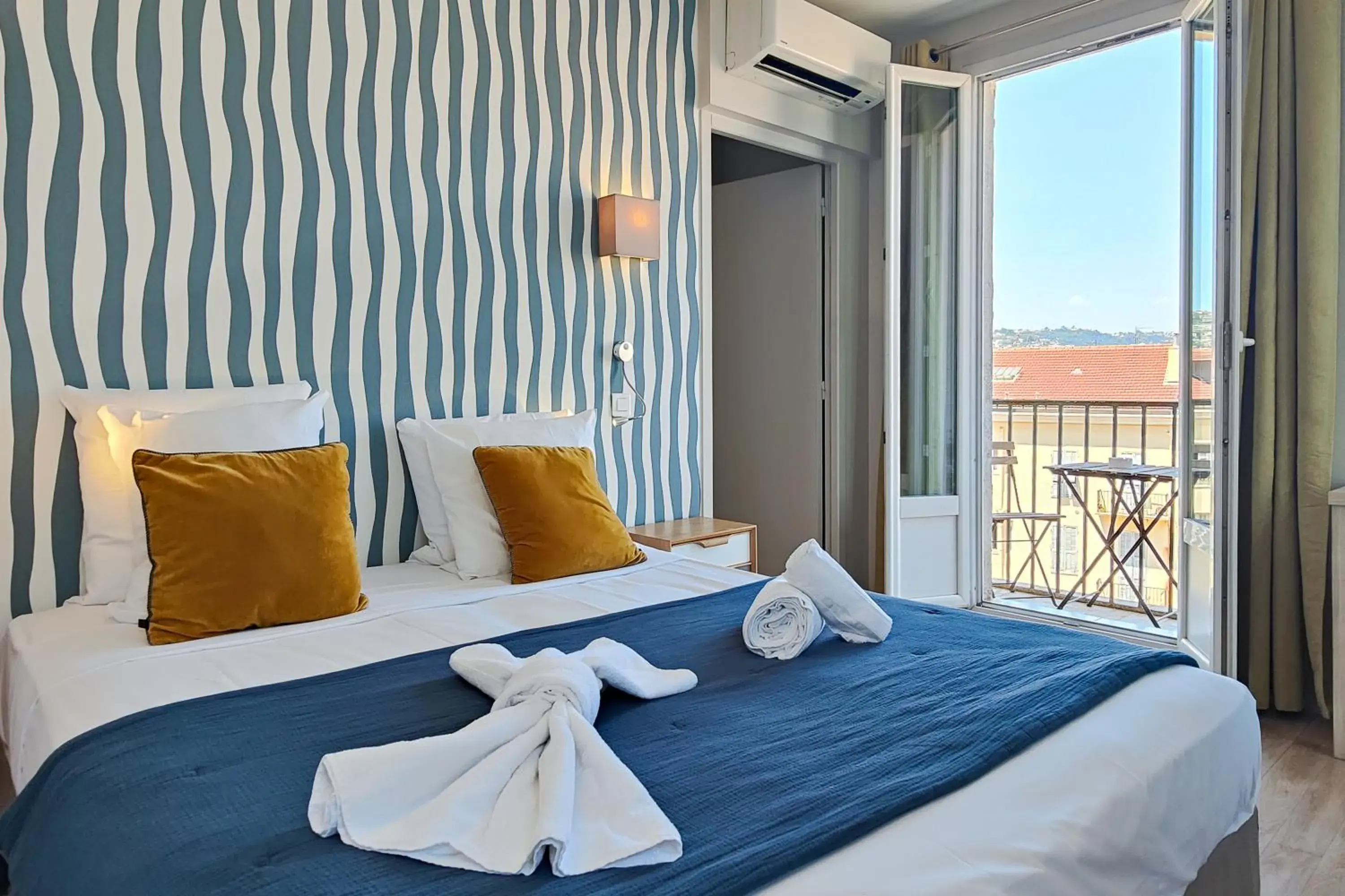 Bedroom, Bed in Aparthotel AMMI Nice Massena - ex Ajoupa Bedroom, Bed in Aparthotel AMMI Nice Massena - ex Ajoupa