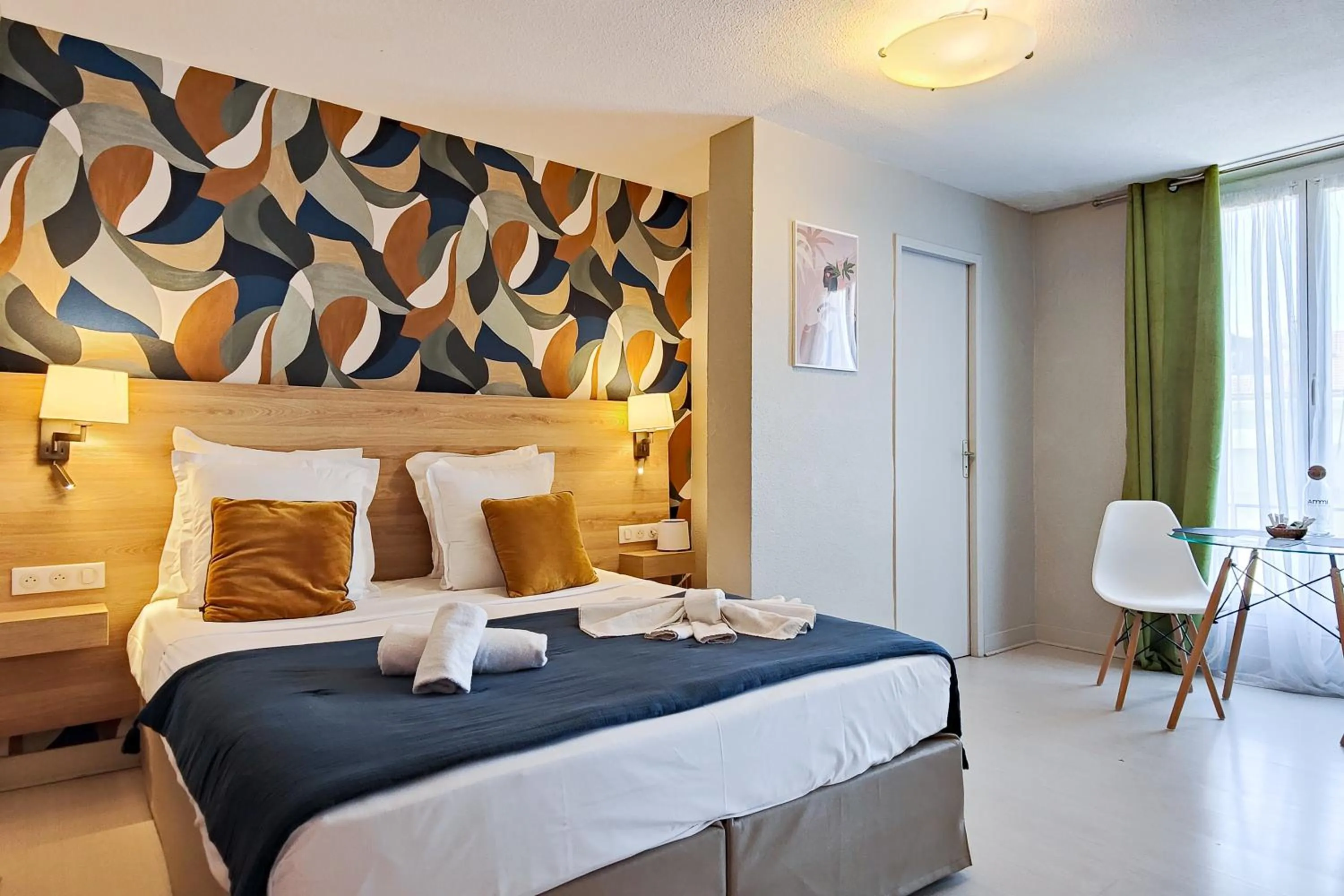 Bed in Aparthotel AMMI Nice Massena - ex Ajoupa