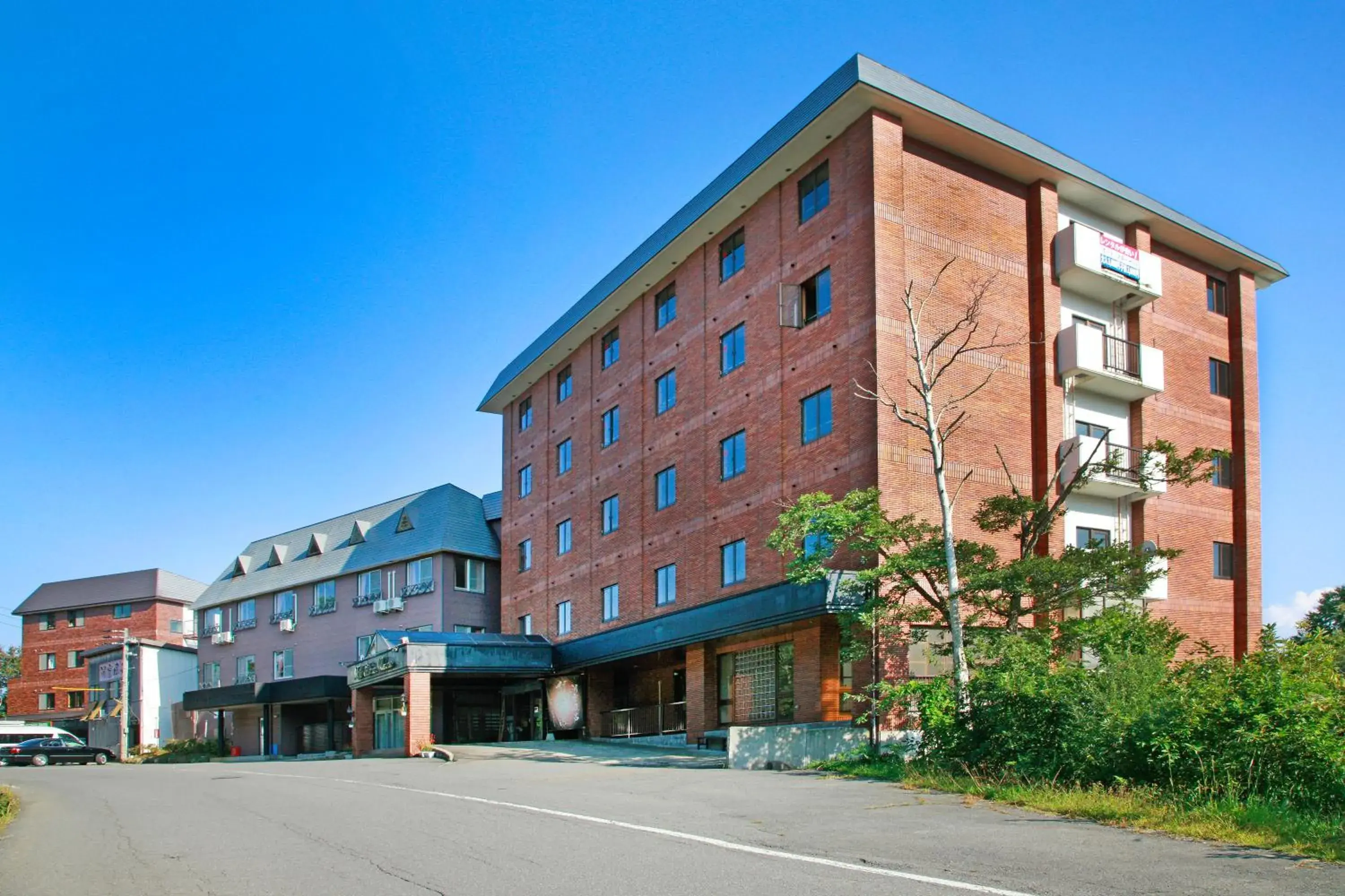 Facade/entrance in Hotel Silk Inn Madarao Facade/entrance in Hotel Silk Inn Madarao