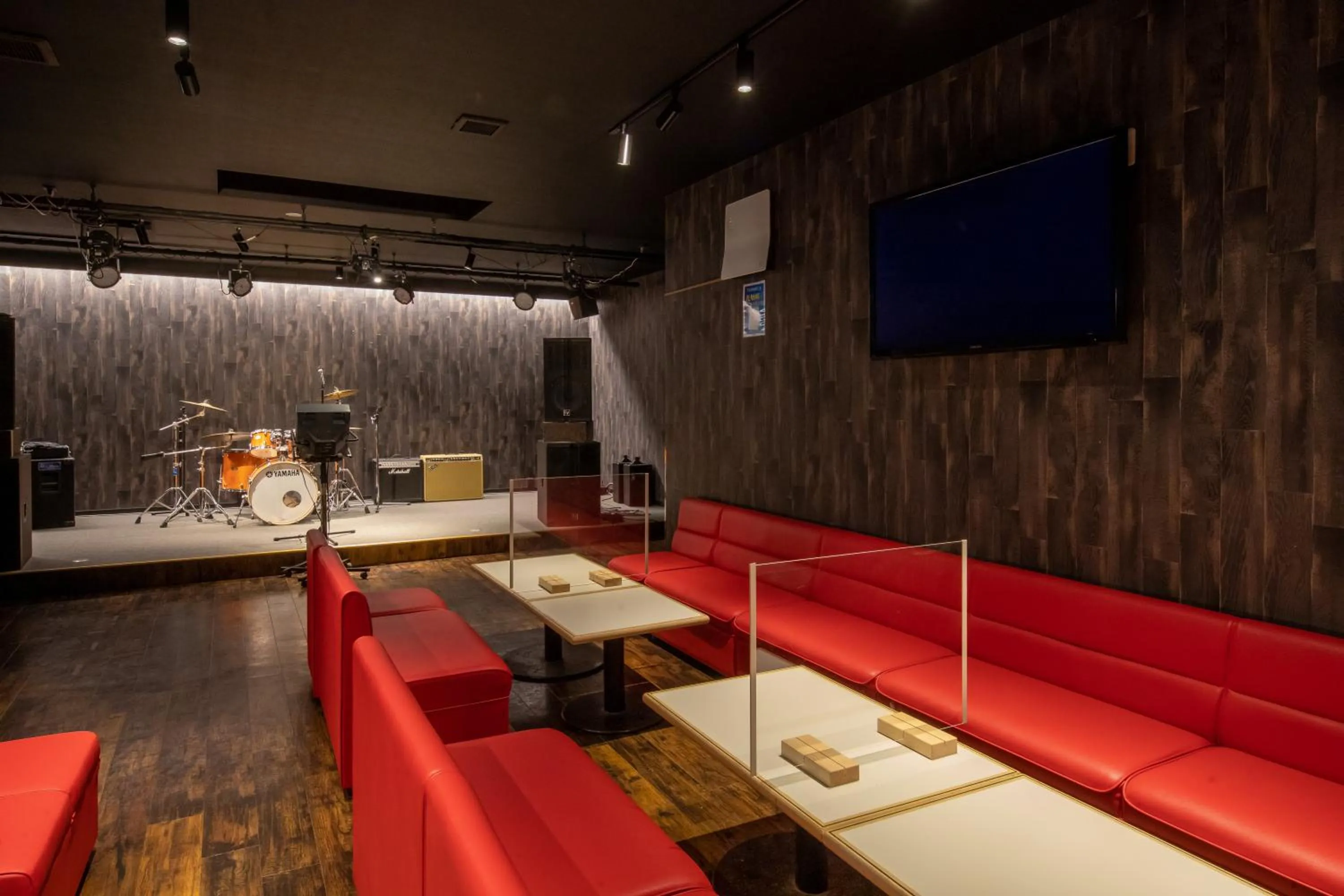 Karaoke in Hotel Silk Inn Madarao