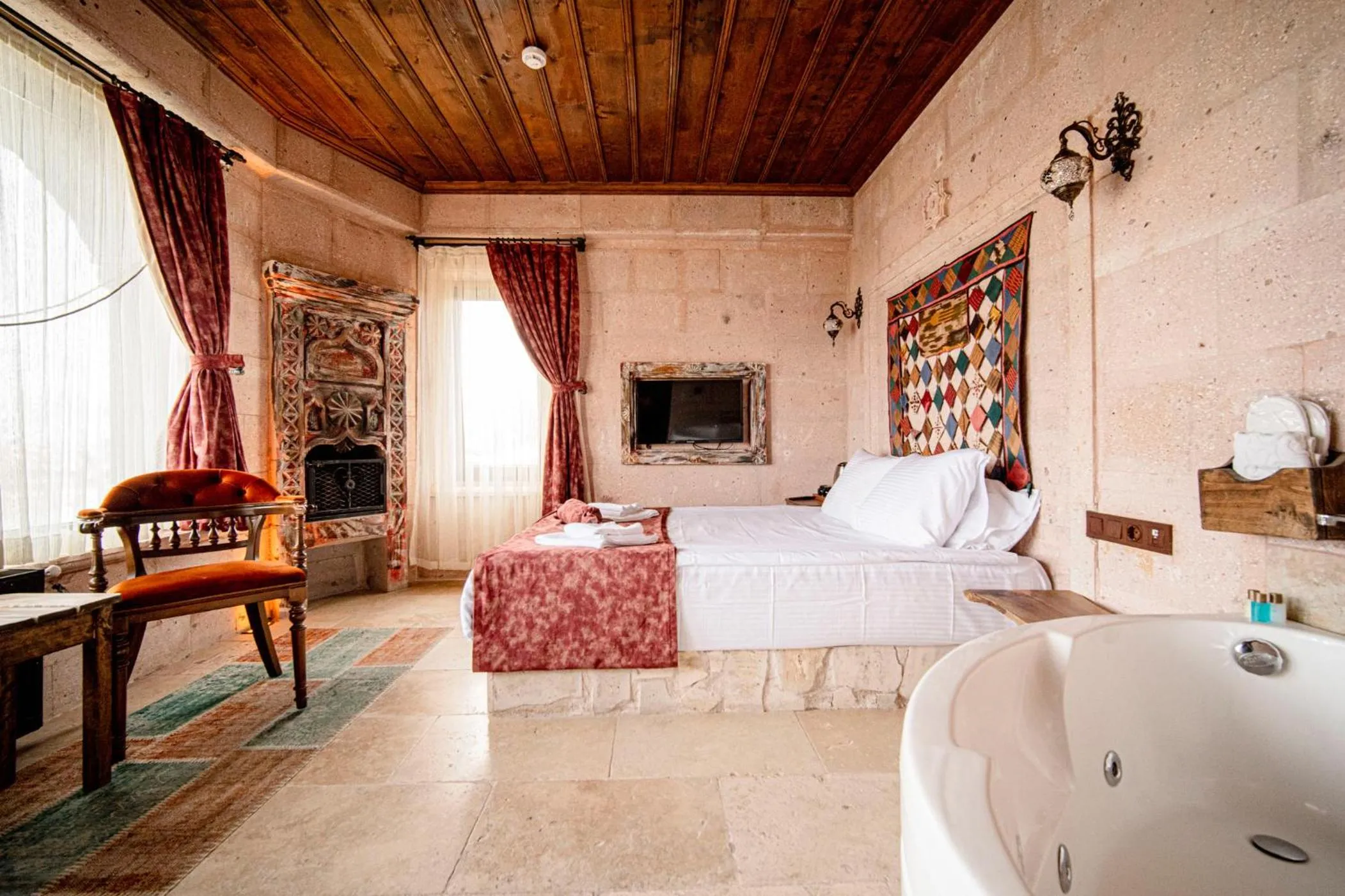 Bed in Deluna Cappadocia