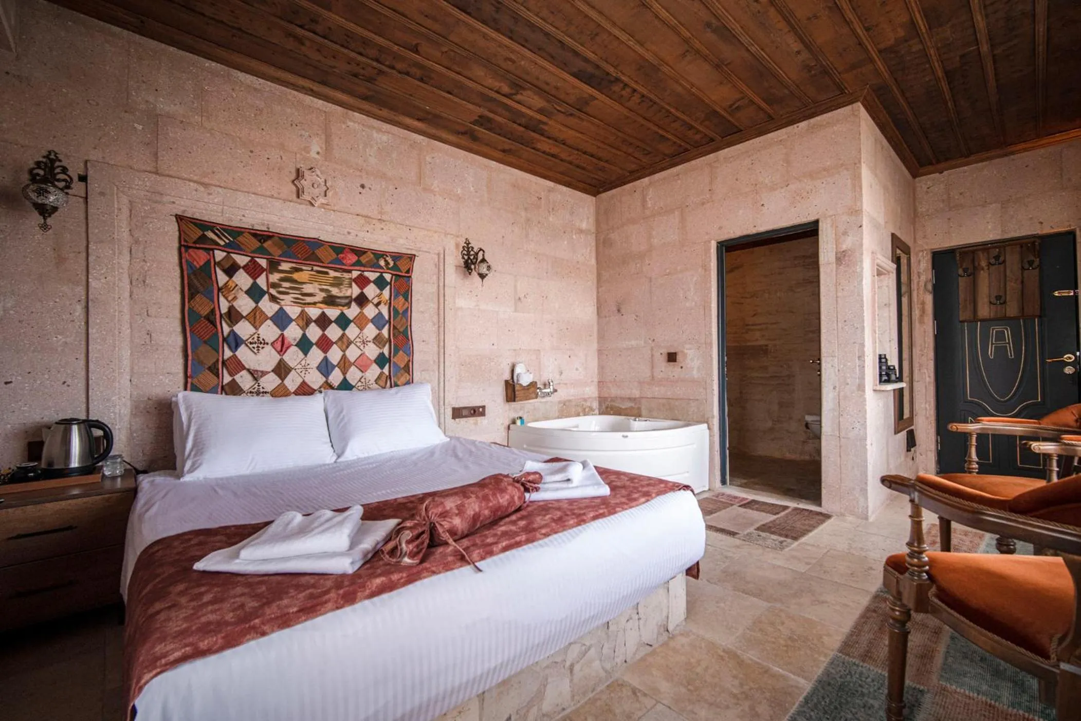 Bed in Deluna Cappadocia