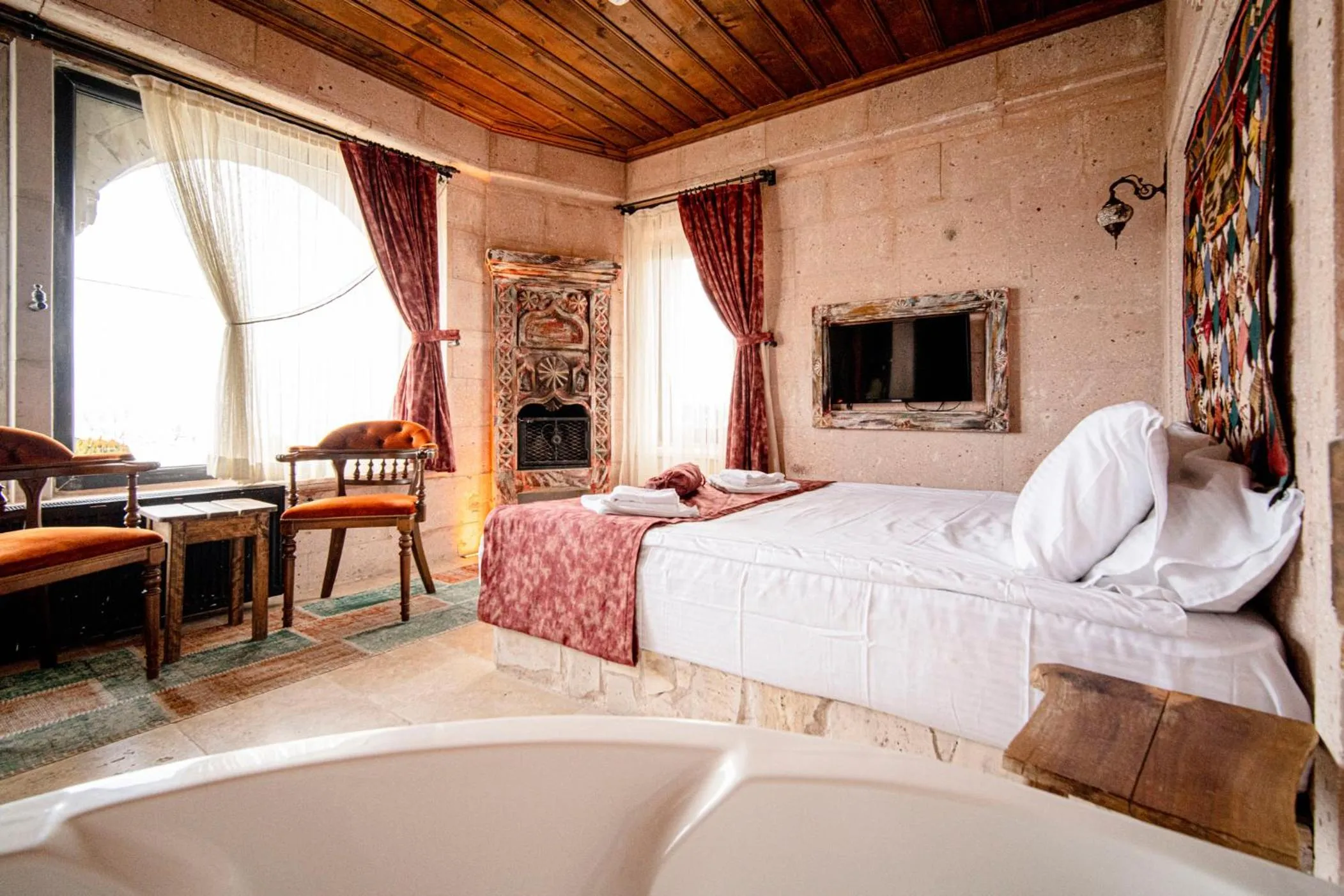 Bed in Deluna Cappadocia