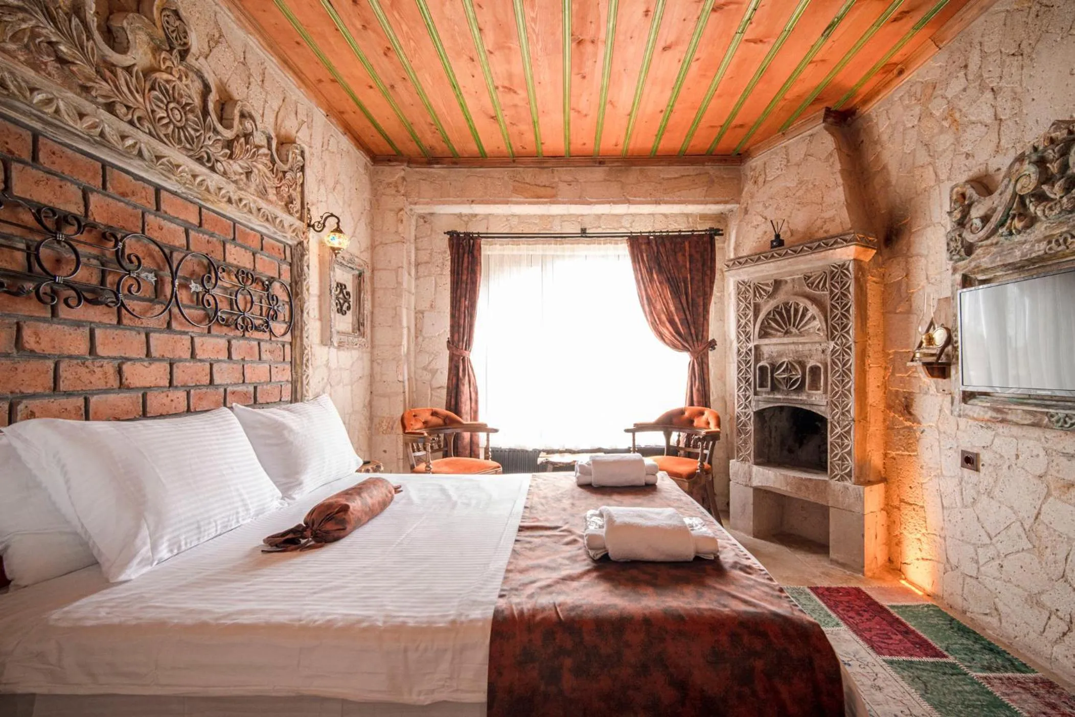 Bed in Deluna Cappadocia