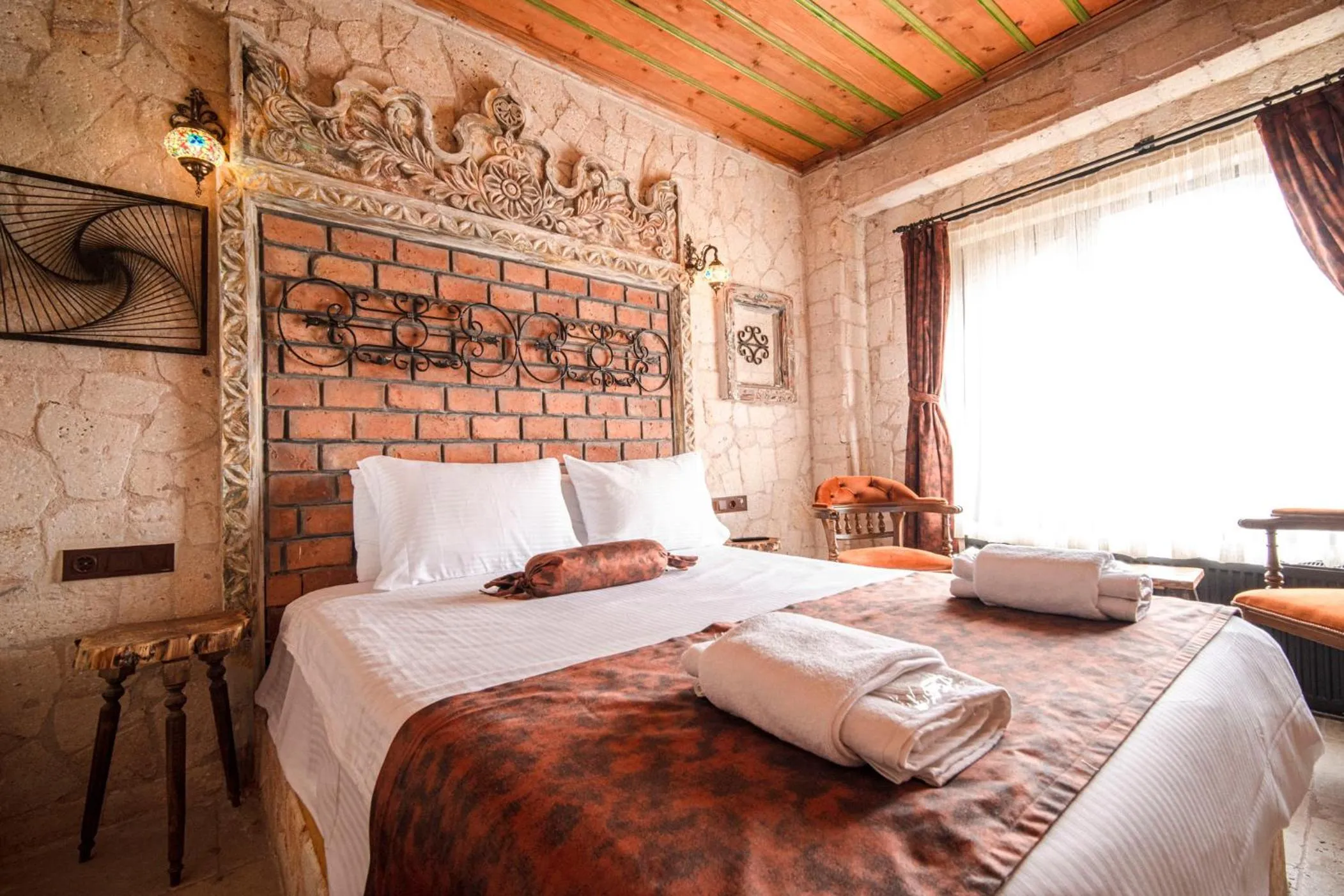 Bed in Deluna Cappadocia