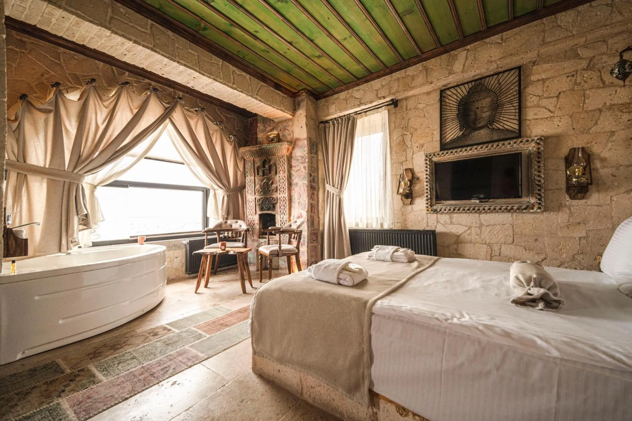 Bed in Deluna Cappadocia