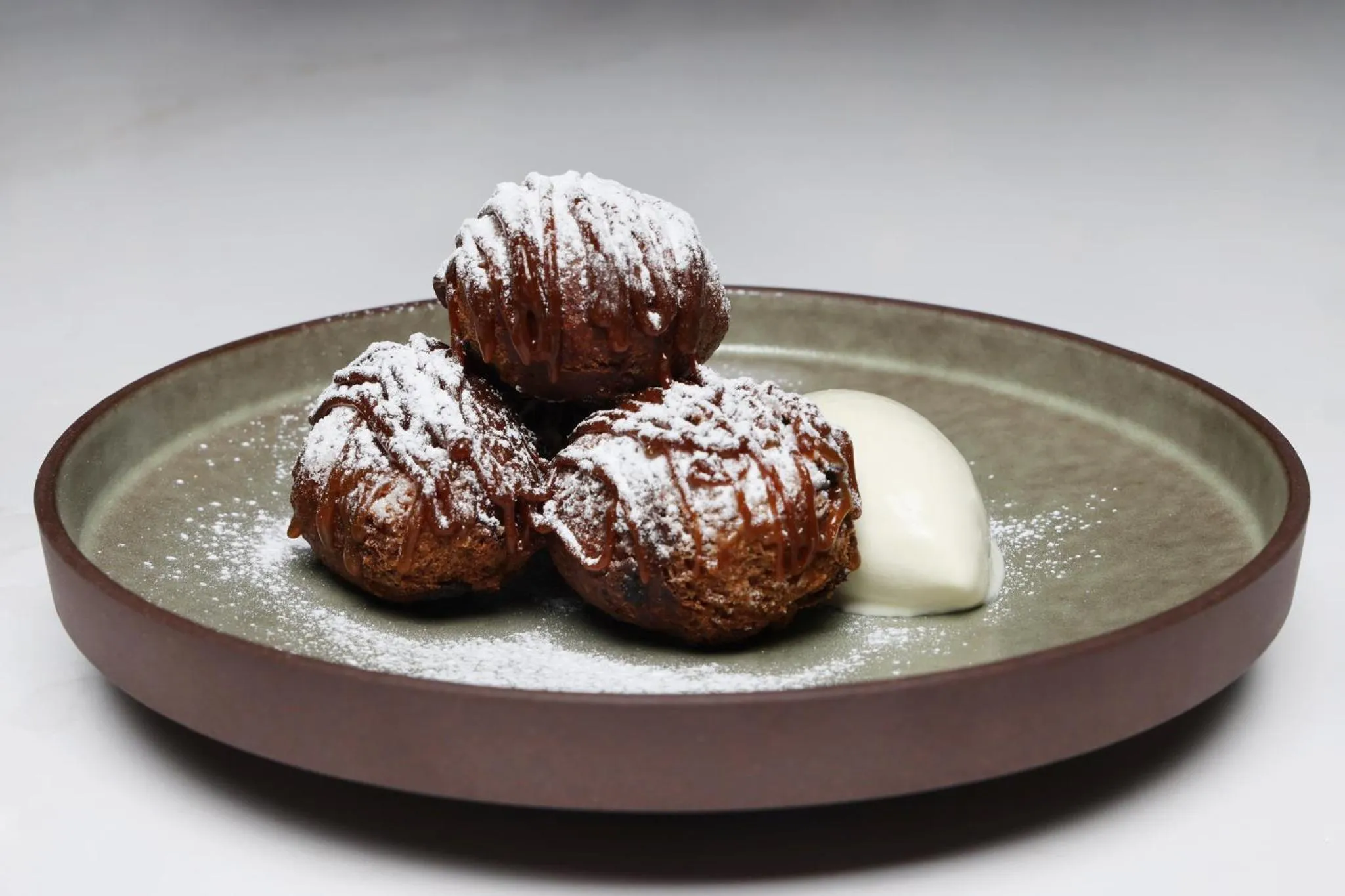 Restaurant/places to eat in Hotel Reykjavík Saga