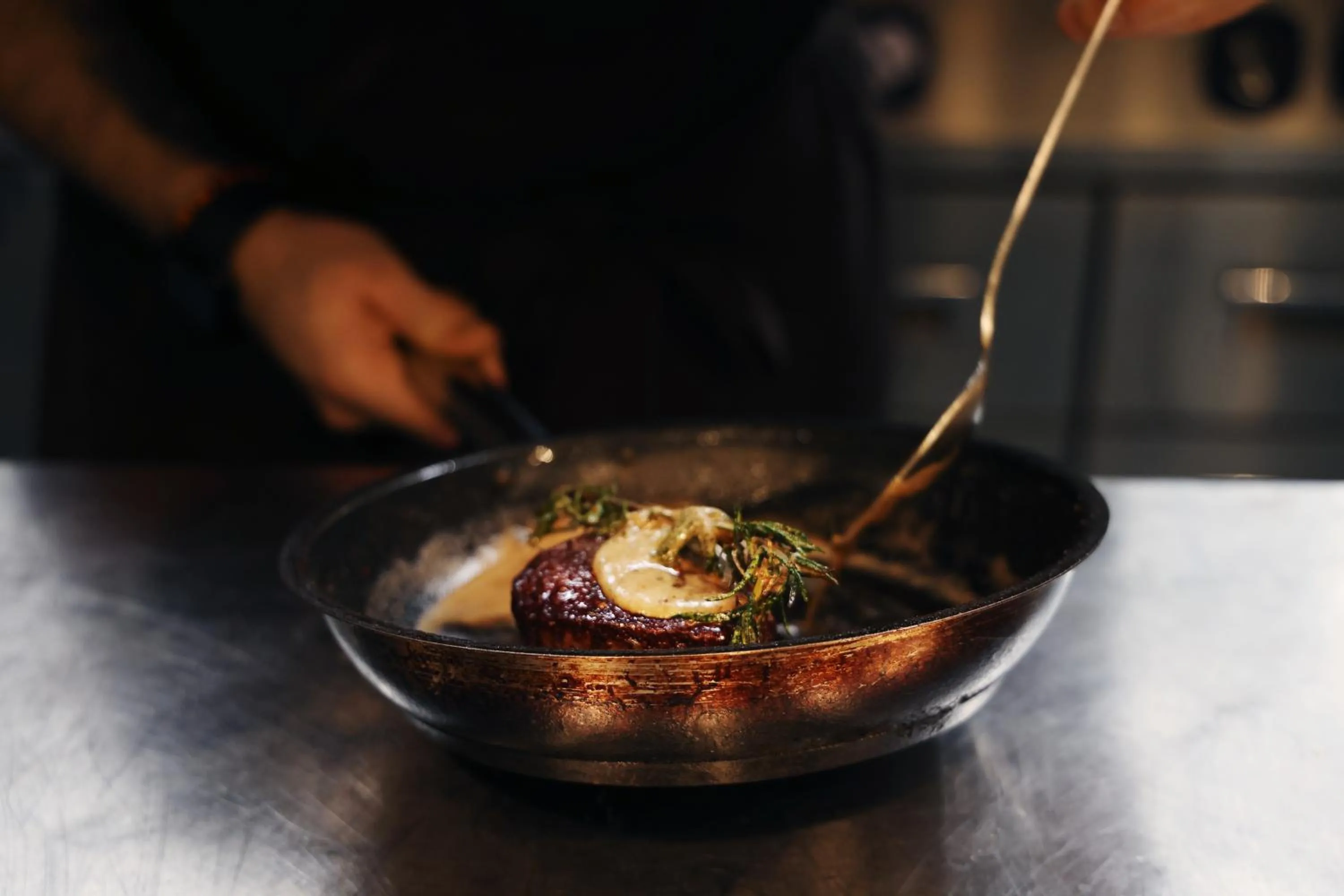 Restaurant/places to eat in Hotel Reykjavík Saga