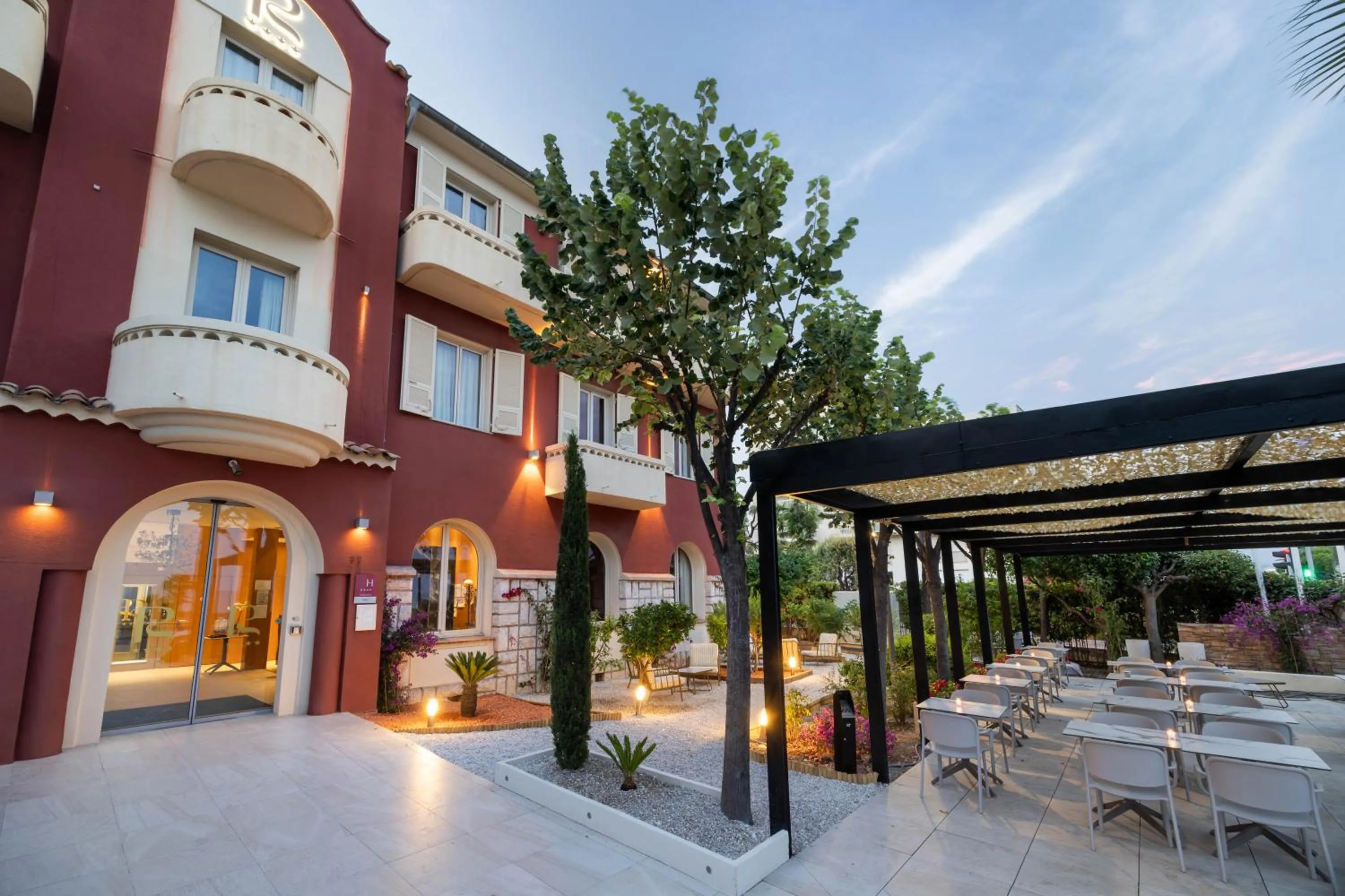 Property building in Hotel Royalmar - Nouveau propriétaire