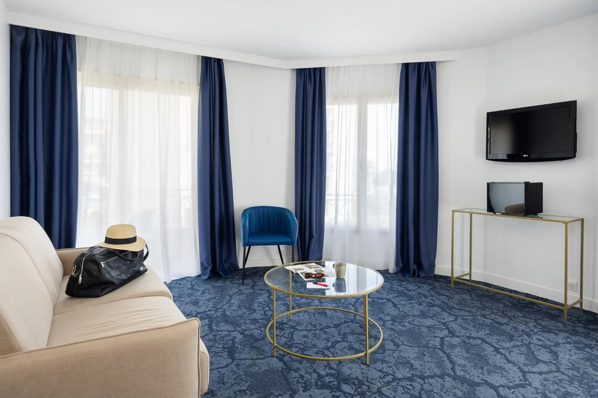 TV and multimedia in Hotel Royalmar - Nouveau propriétaire