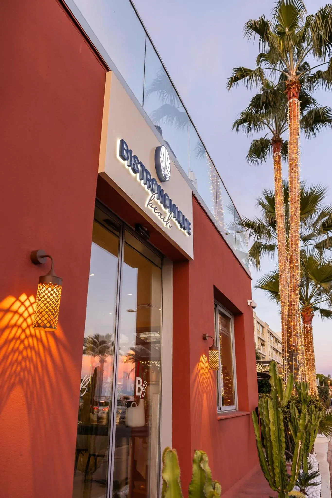 Property logo or sign in Hotel Royalmar - Nouveau propriétaire