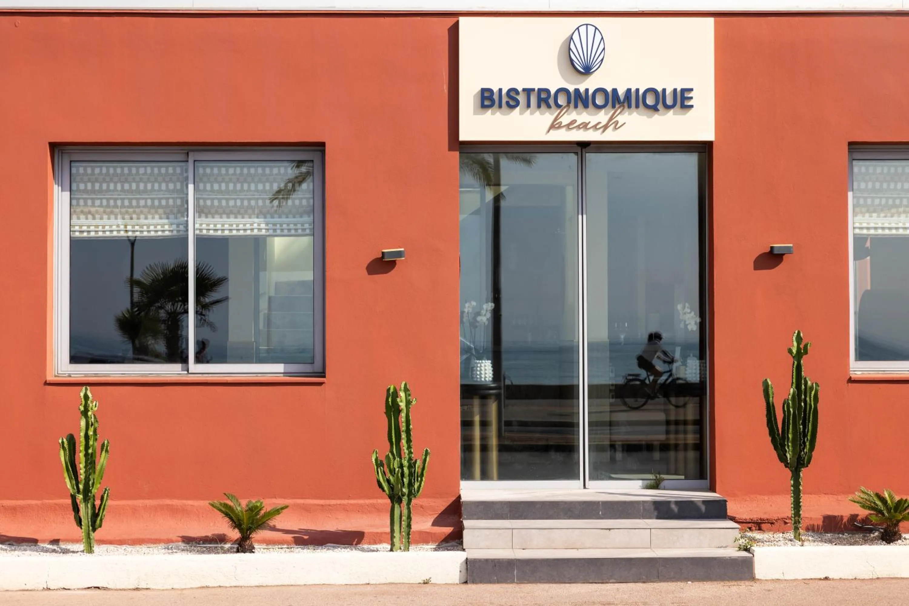 Facade/entrance in Hotel Royalmar - Nouveau propriétaire