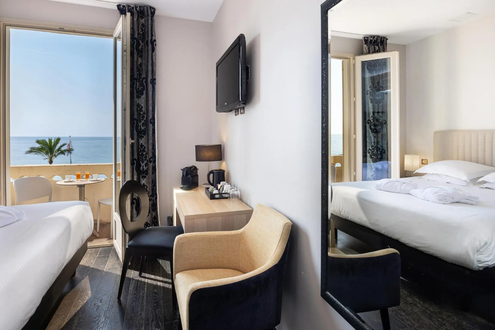 Bed in Hotel Royalmar - Nouveau propriétaire