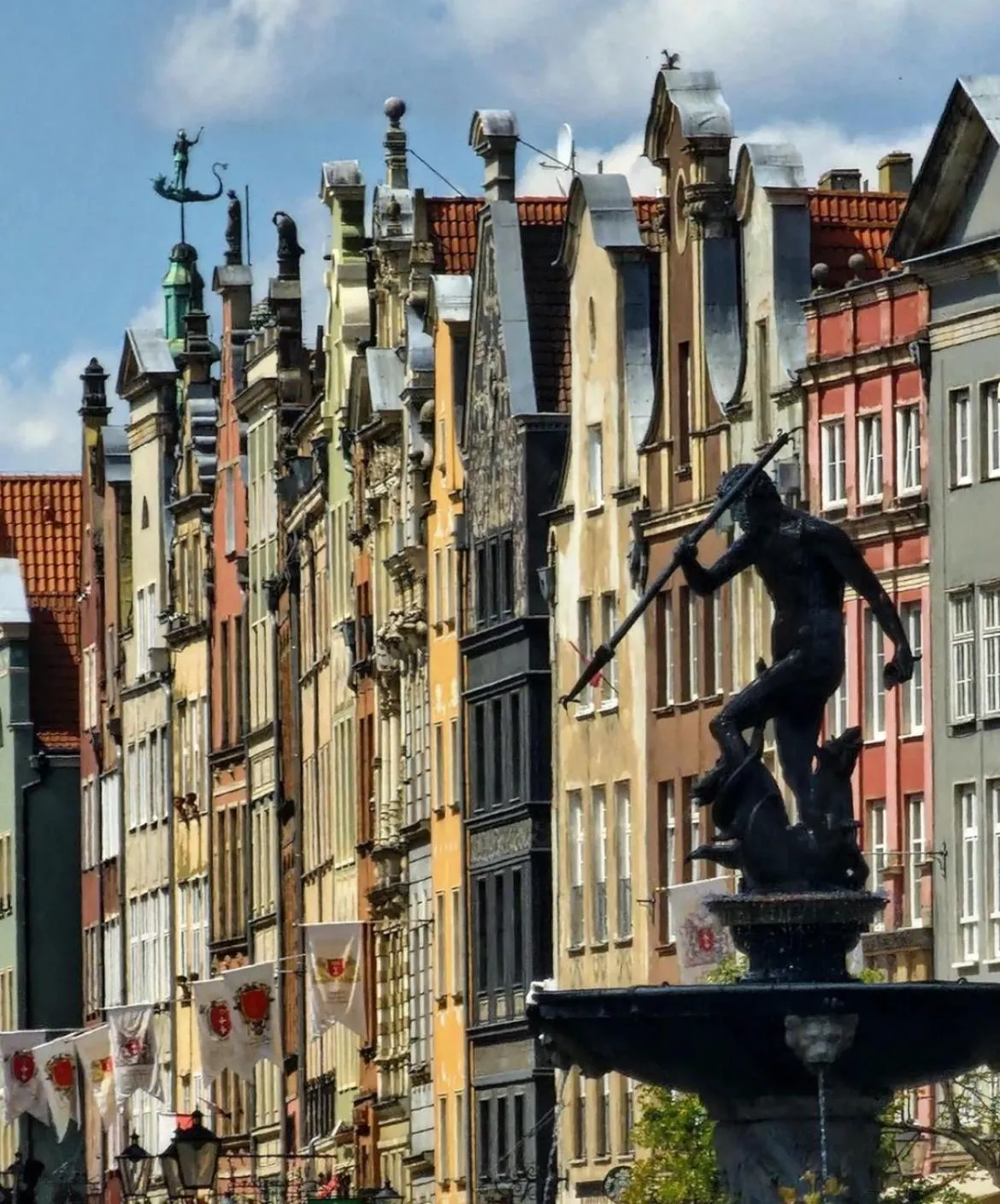 Property building in Baltic Gdańsk OLD TOWN by St Mary s Church