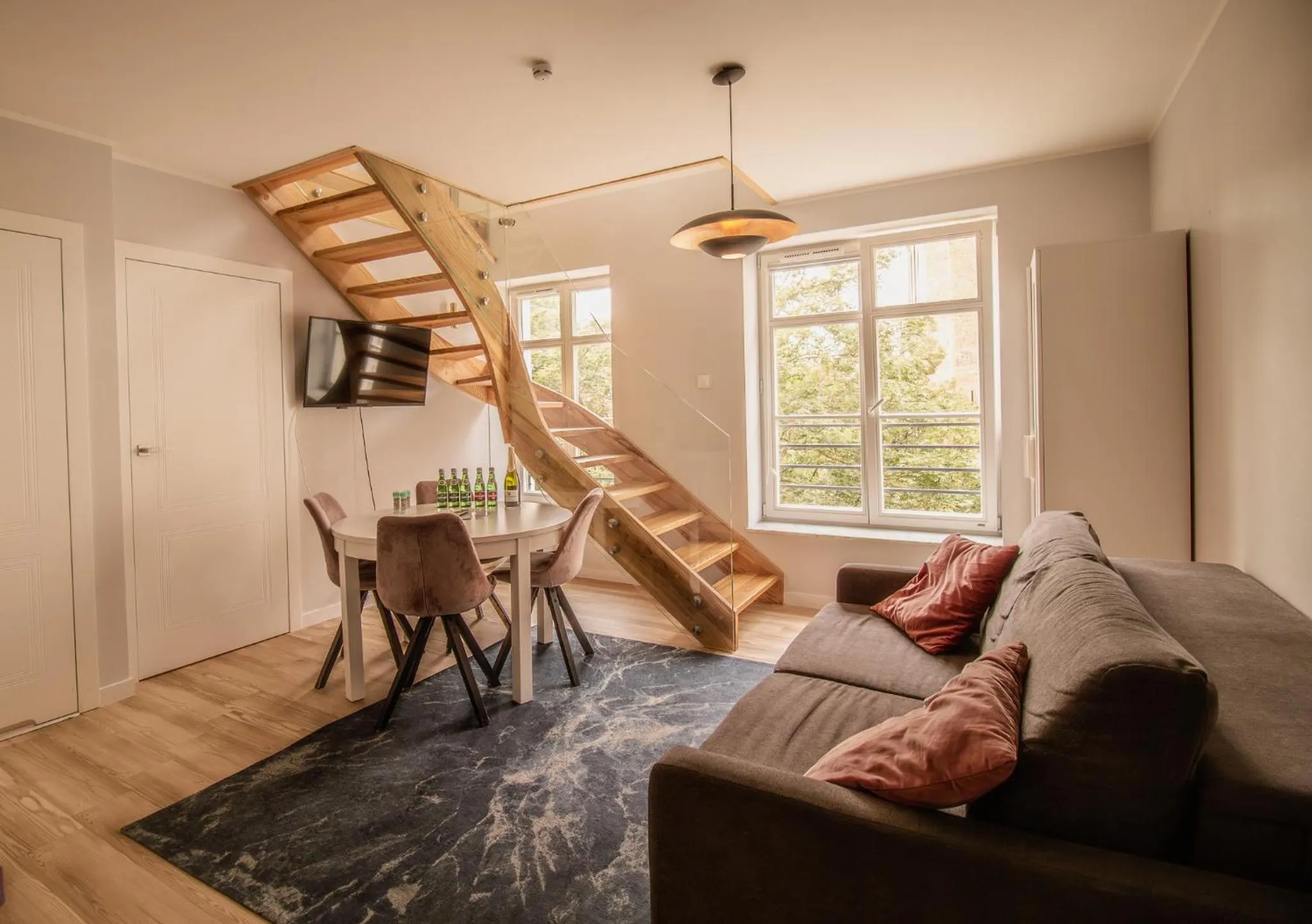 Communal lounge/ TV room in Baltic Gdańsk OLD TOWN by St Mary s Church