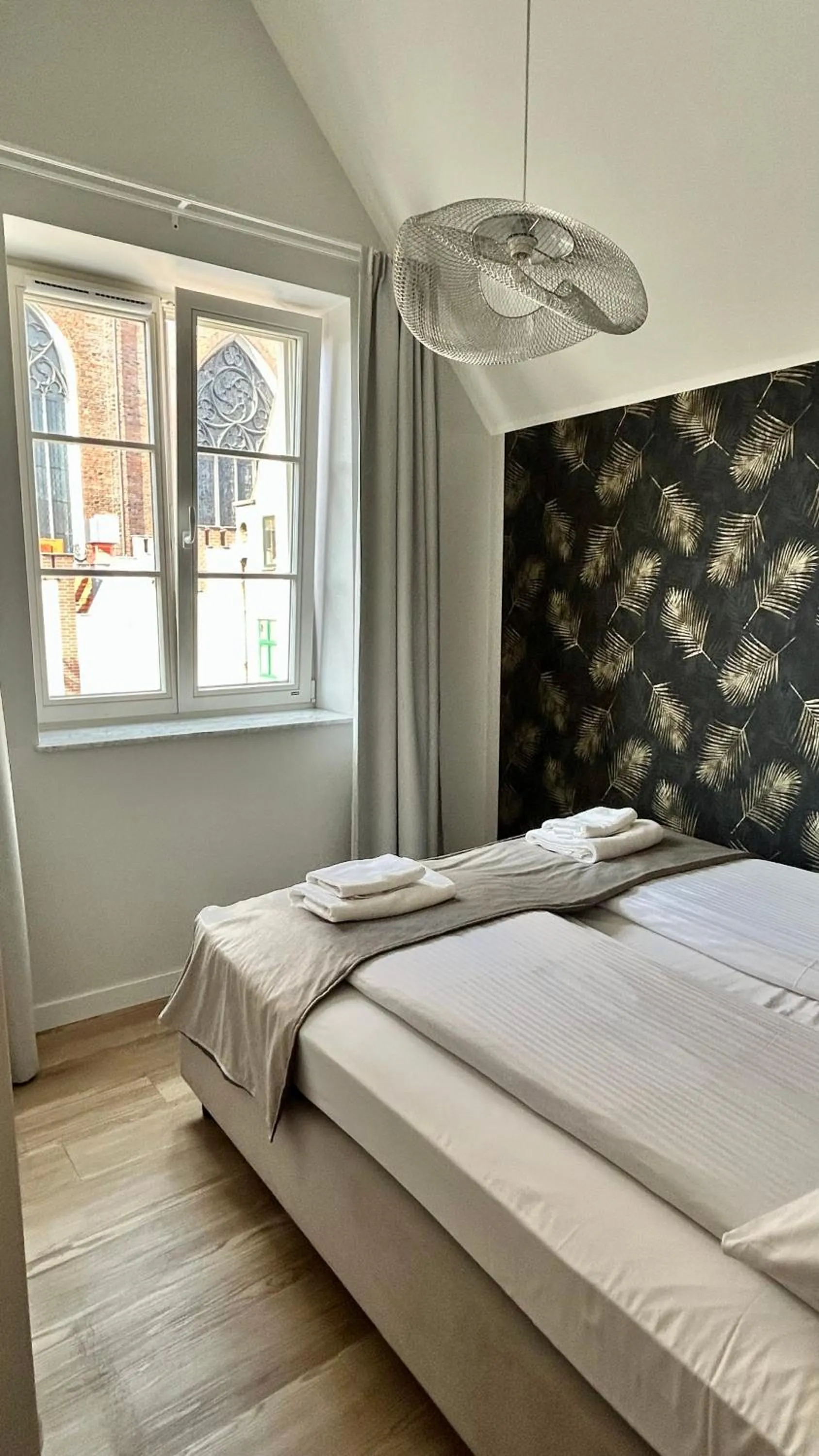 Bed in Baltic Gdańsk OLD TOWN by St Mary s Church