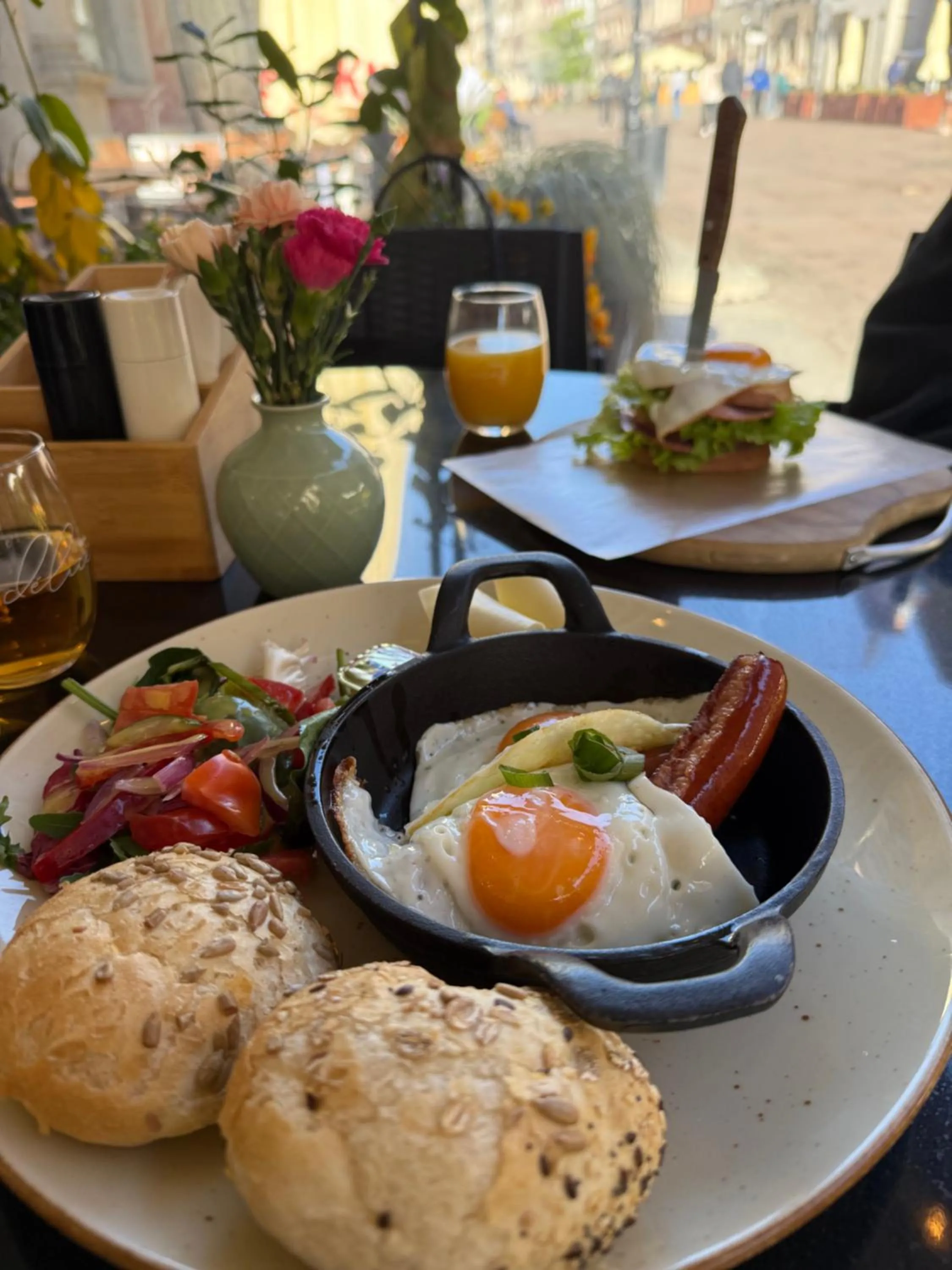 Food and drinks in Baltic Gdańsk OLD TOWN by St Mary s Church