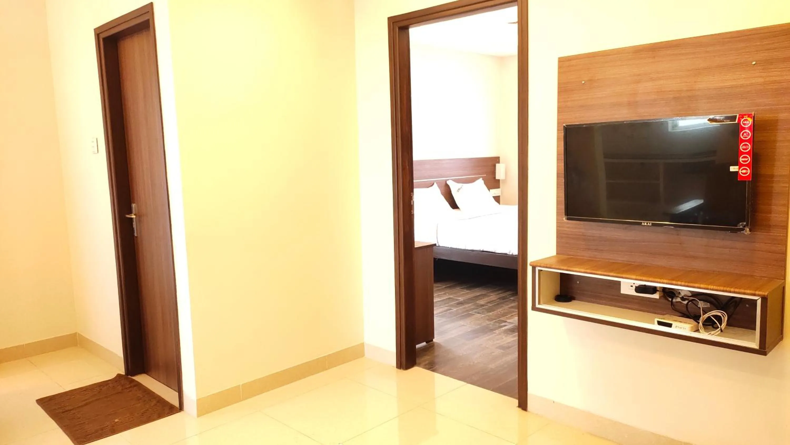 TV and multimedia, Bed in Hotel Rhythm Grand Suite