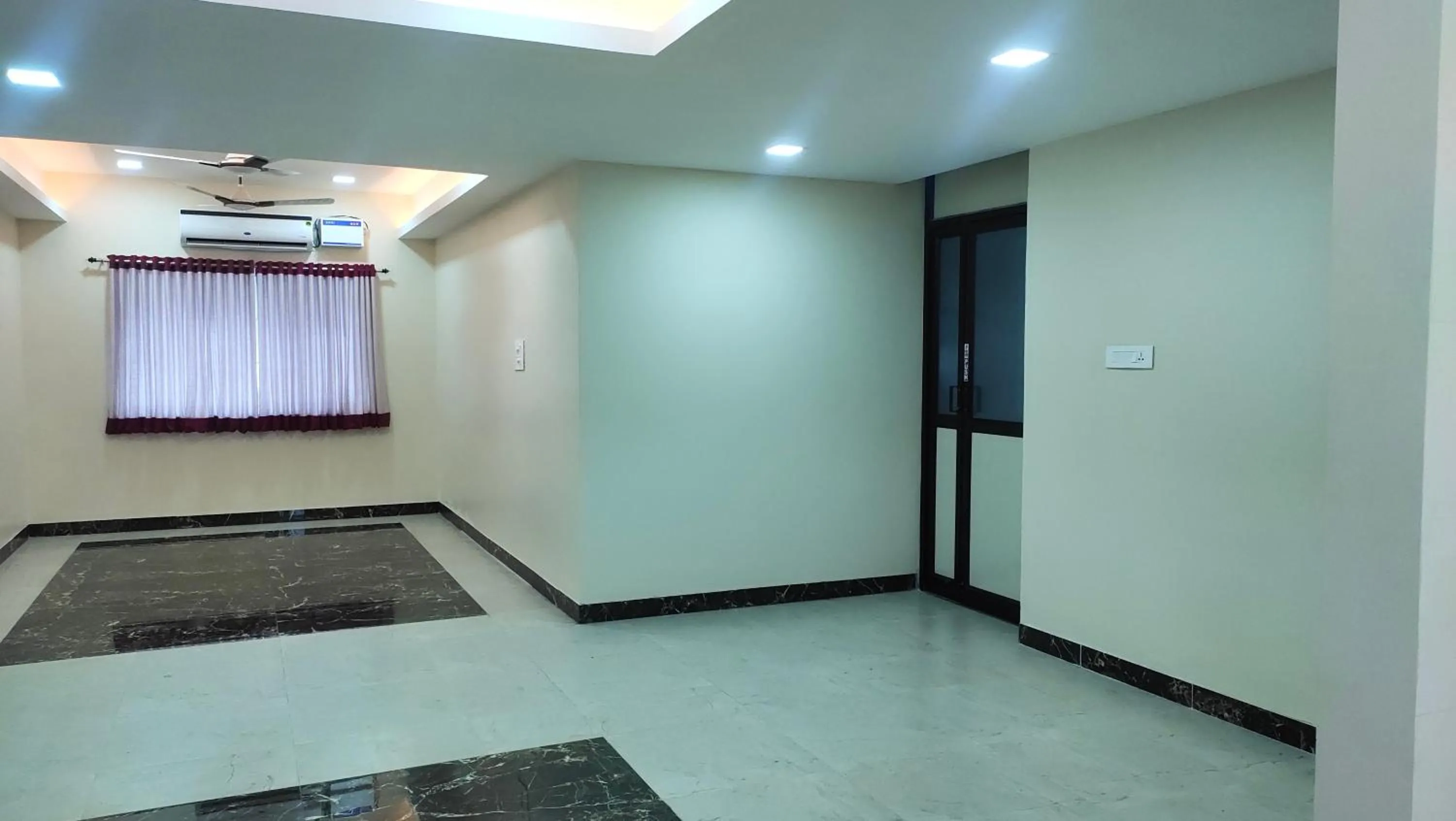 Meeting/conference room in Hotel Rhythm Grand Suite