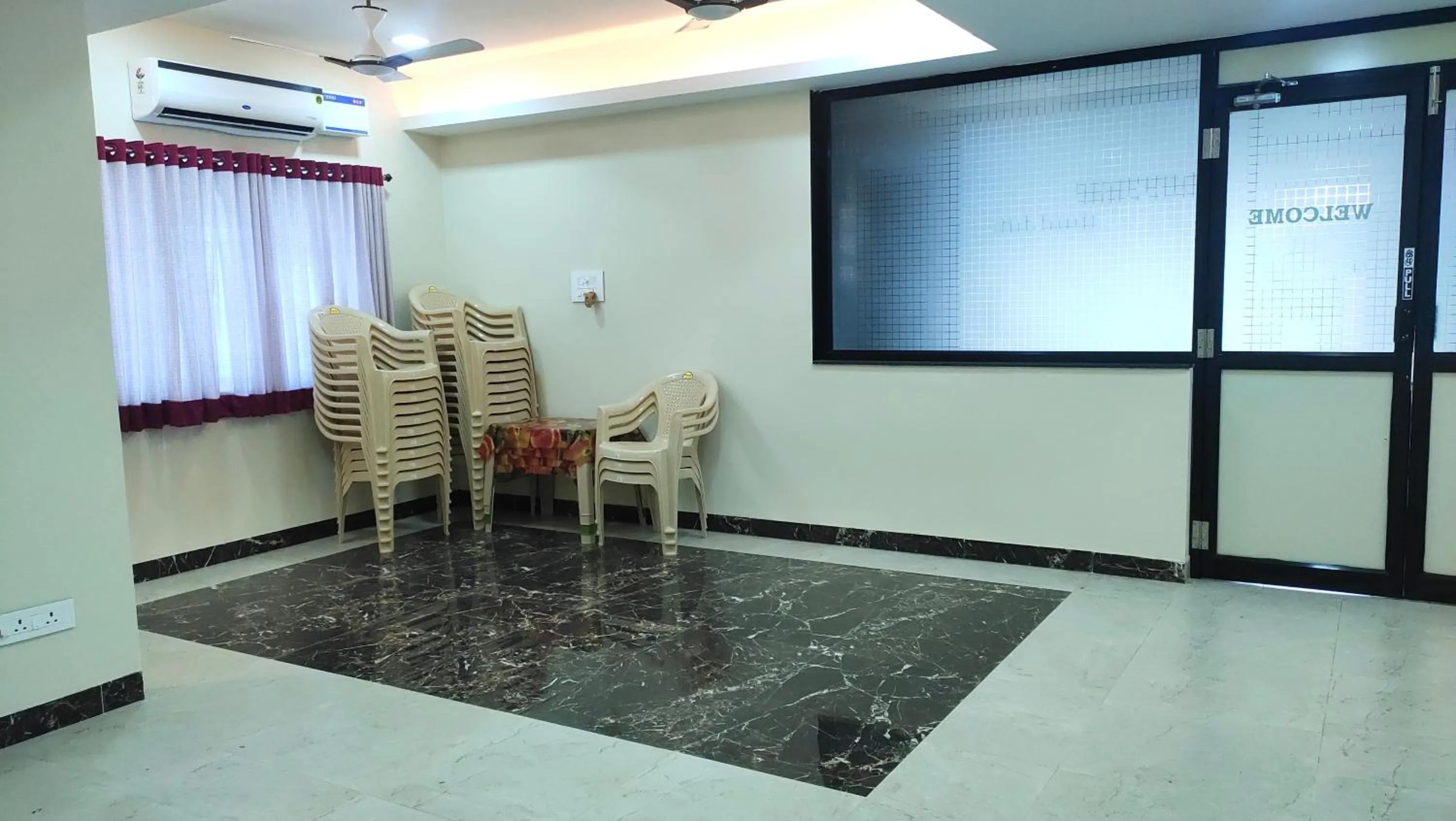 Meeting/conference room in Hotel Rhythm Grand Suite