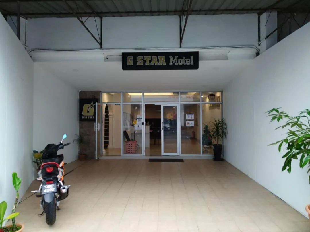 Facade/entrance in G Star Motel