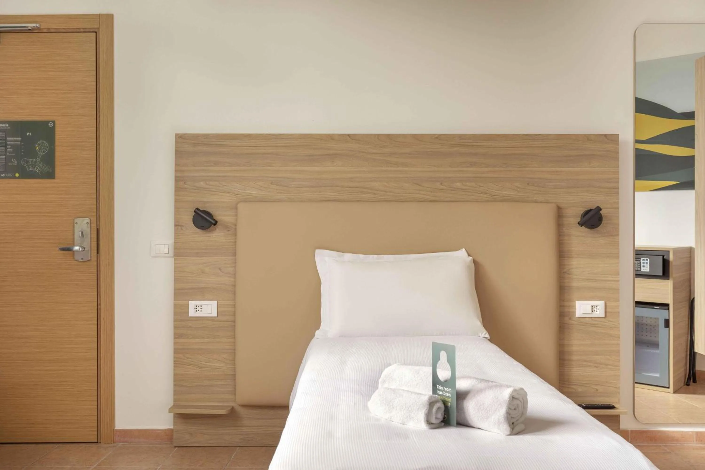 Photo of the whole room, Bed in B&B Hotel Pomezia Roma