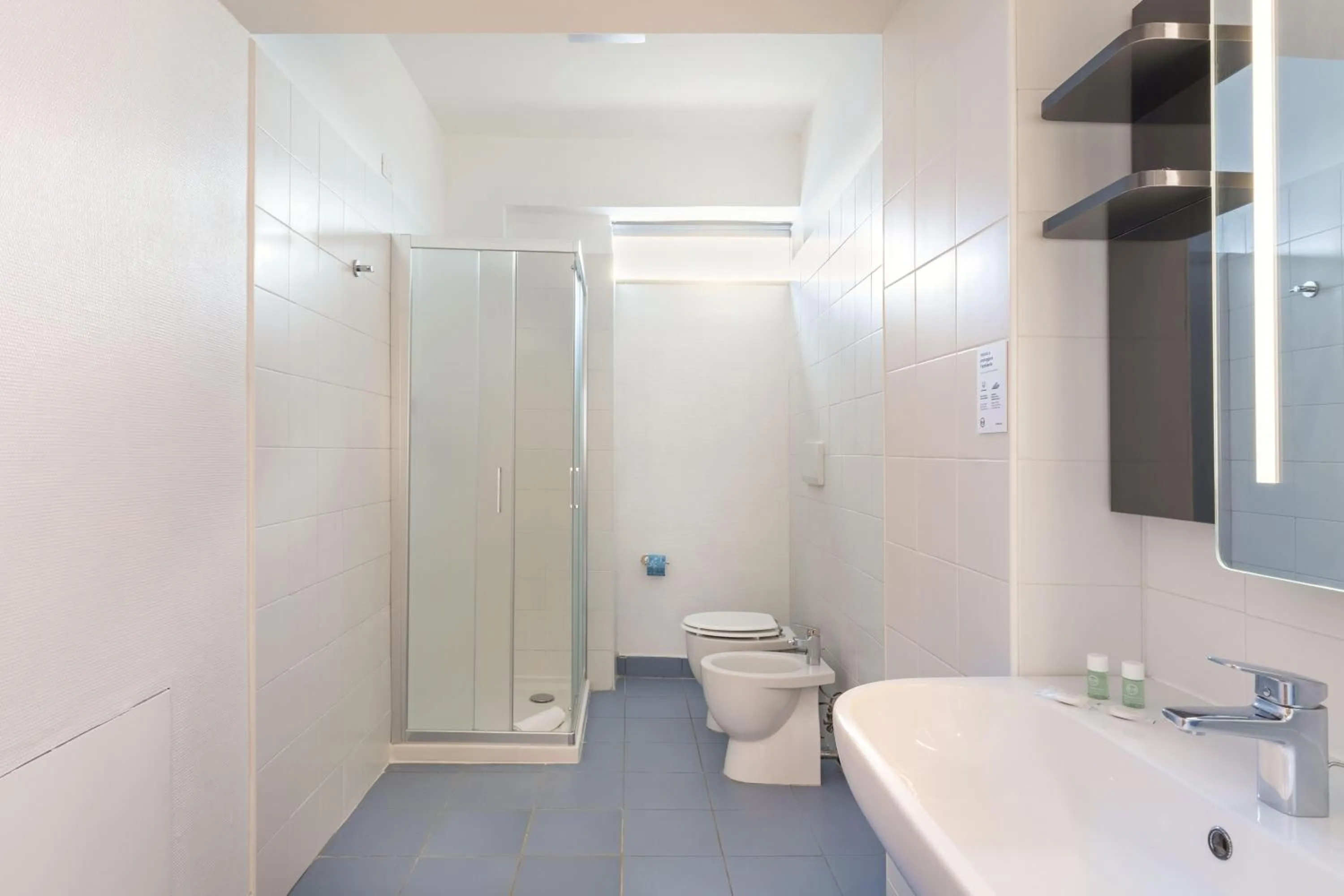 Photo of the whole room in B&B Hotel Pomezia Roma