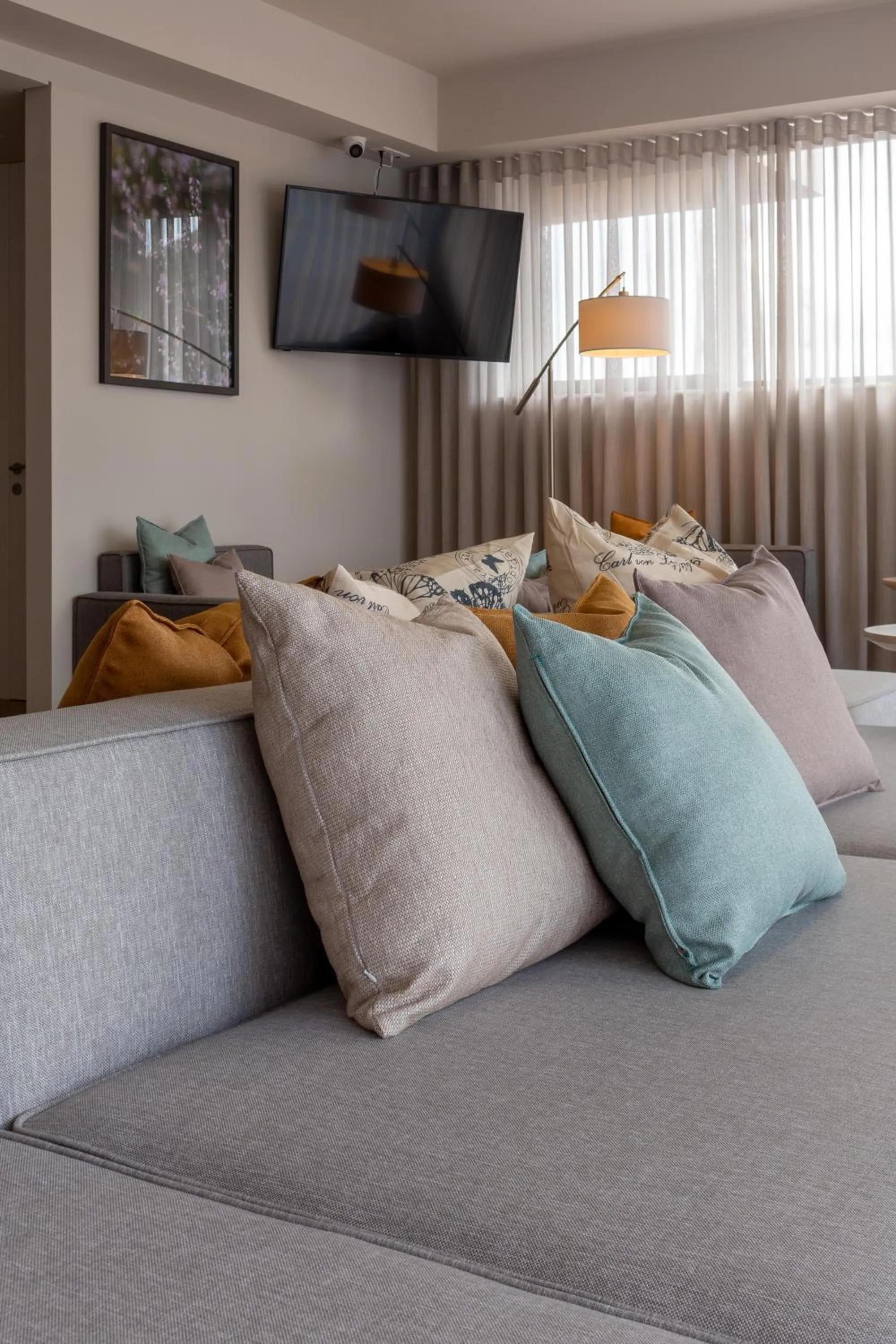 Communal lounge/ TV room, Bed in Meu Hotel Porto Gandra