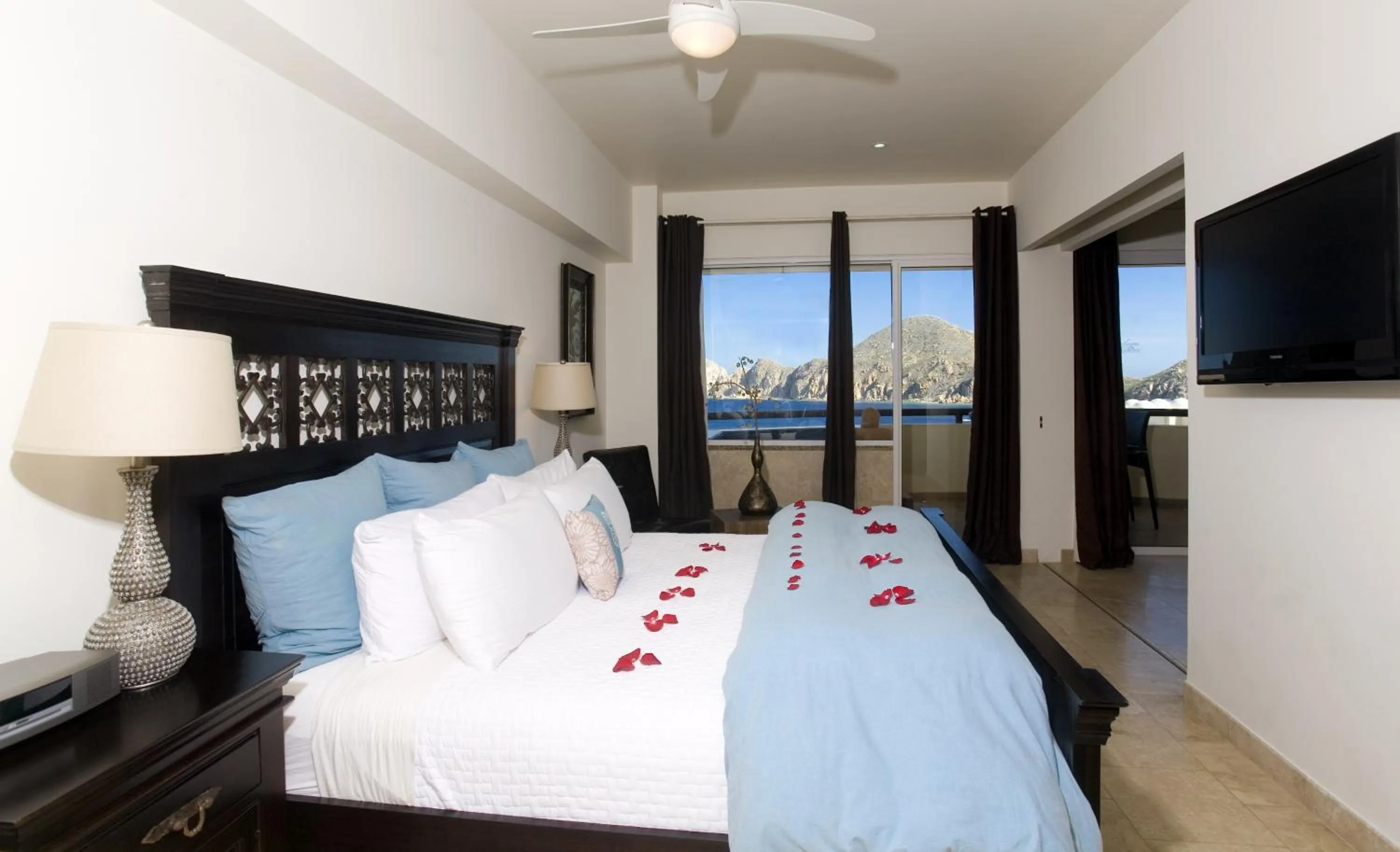 Bed in Corazón Cabo, a Noble House Resort