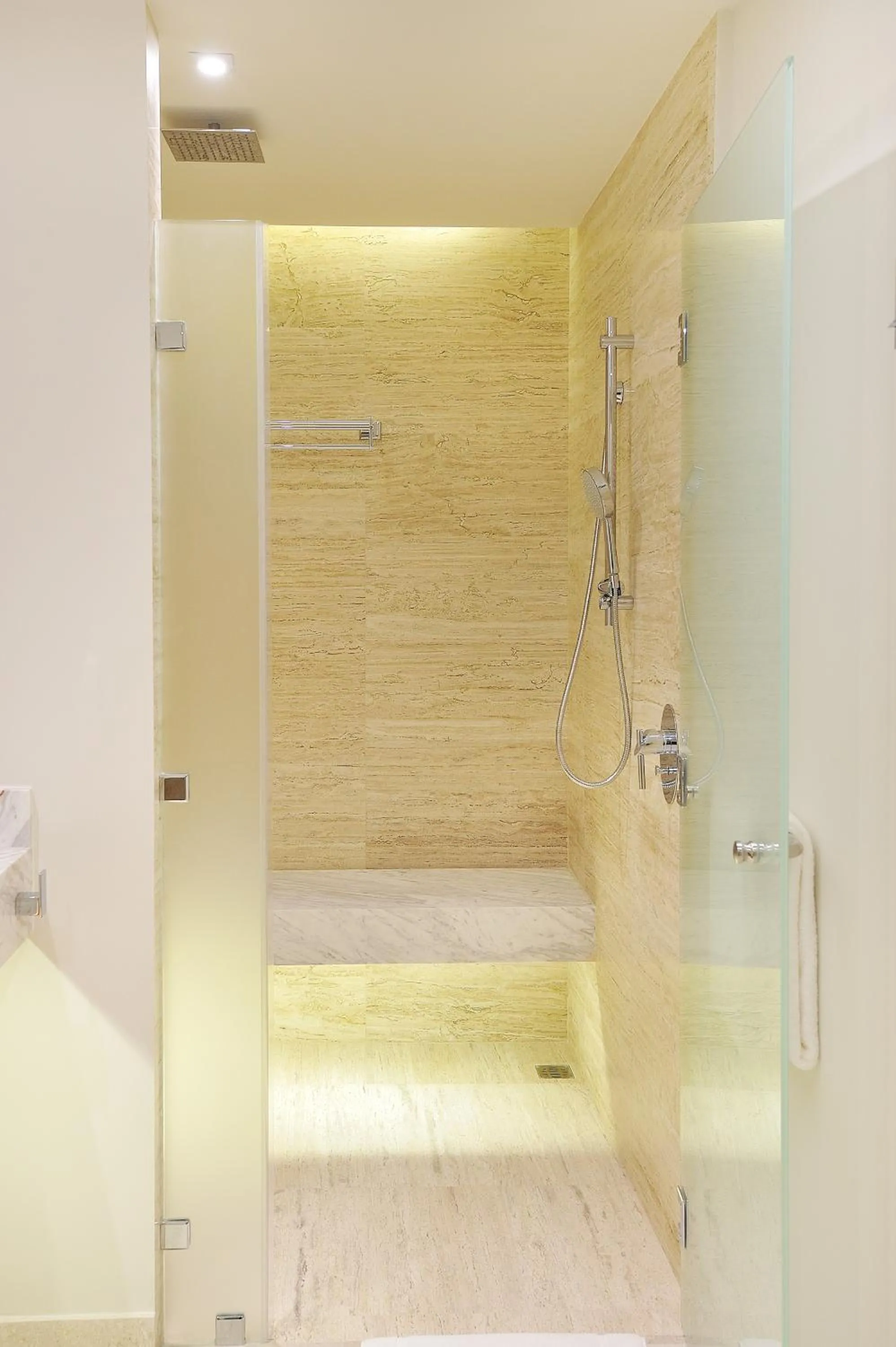 Bathroom, Bed in Corazón Cabo, a Noble House Resort