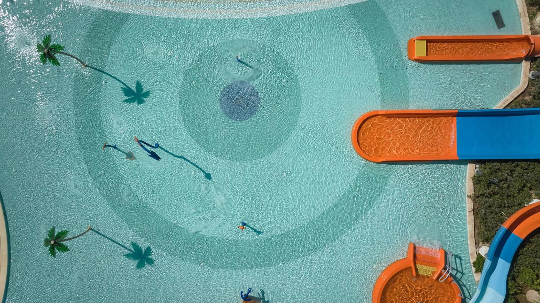 Swimming pool in City of Dreams Mediterranean - Integrated Resort, Casino & Entertainment