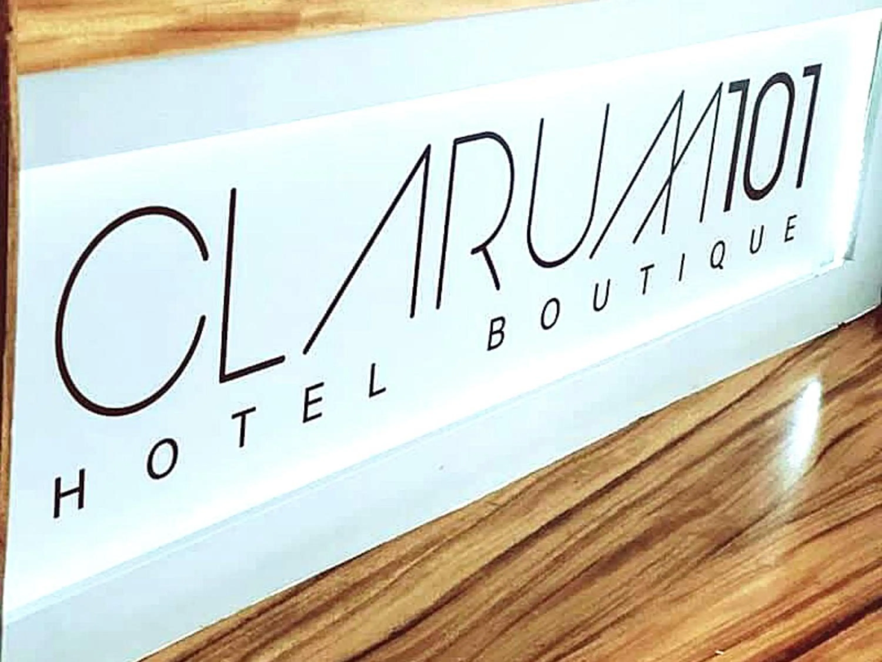 Logo/Certificate/Sign in Hotel CLARUM 101