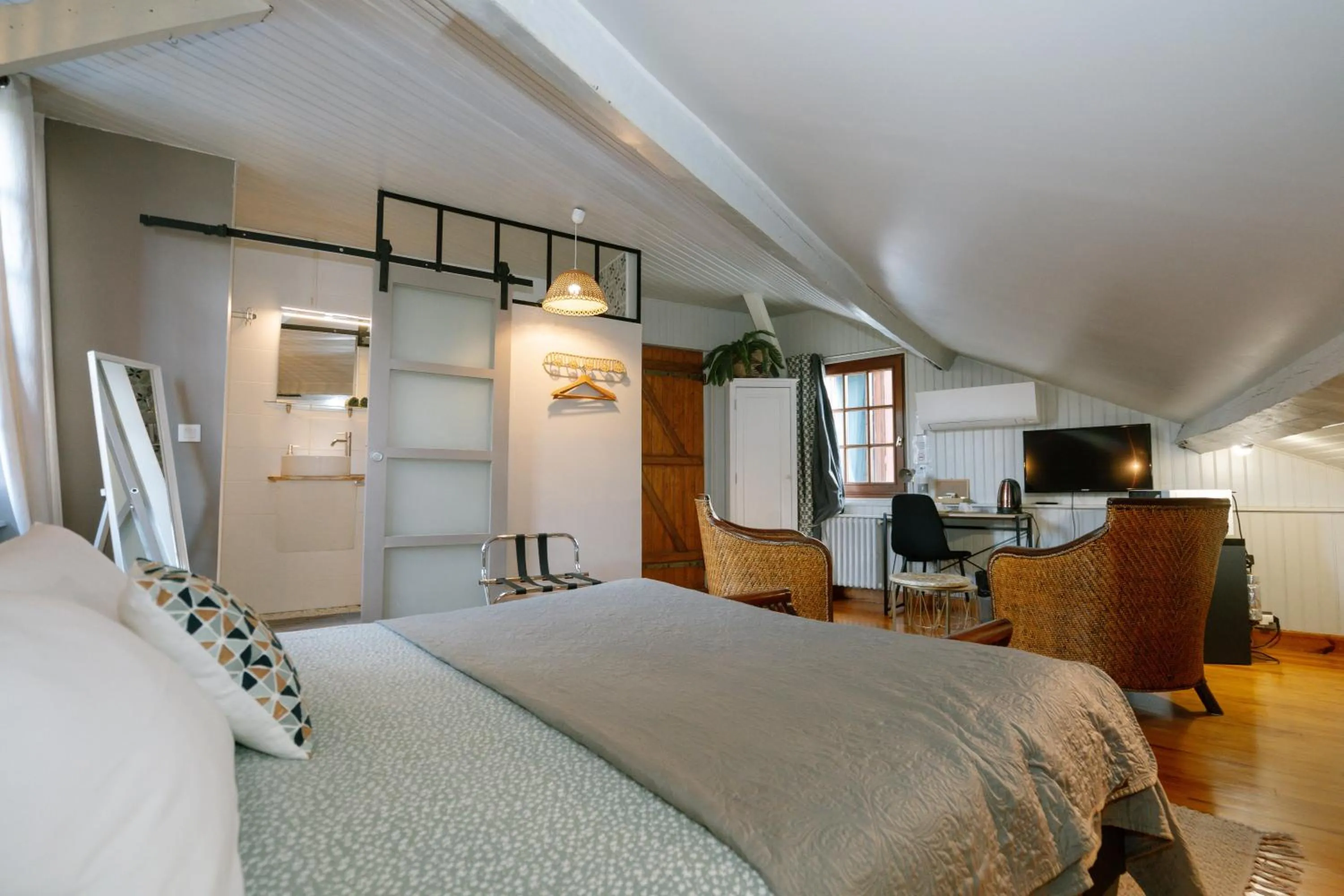 Bed in Les Glycines de Monchy- Chambres d'hôtes