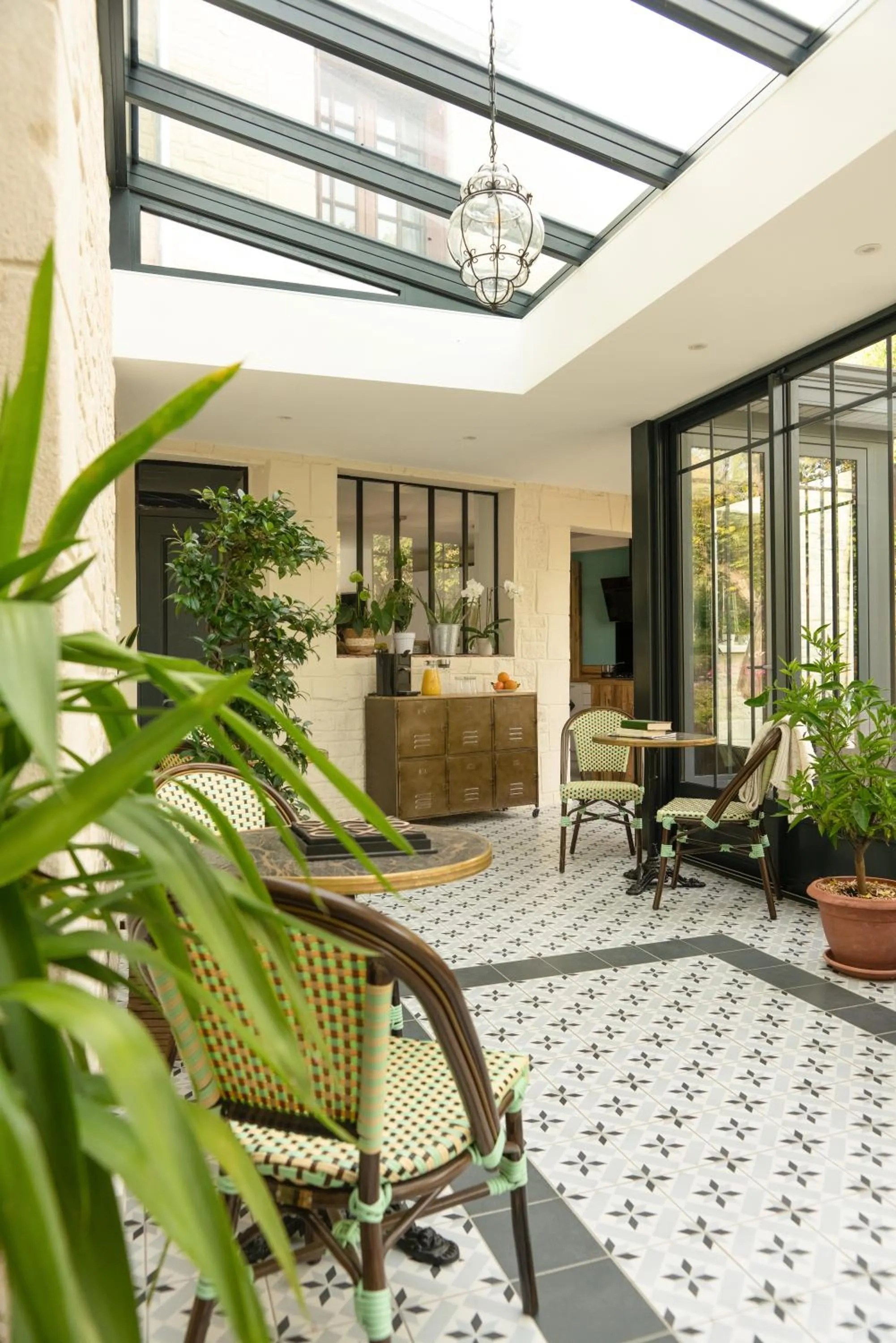 Patio in Les Glycines de Monchy- Chambres d'hôtes