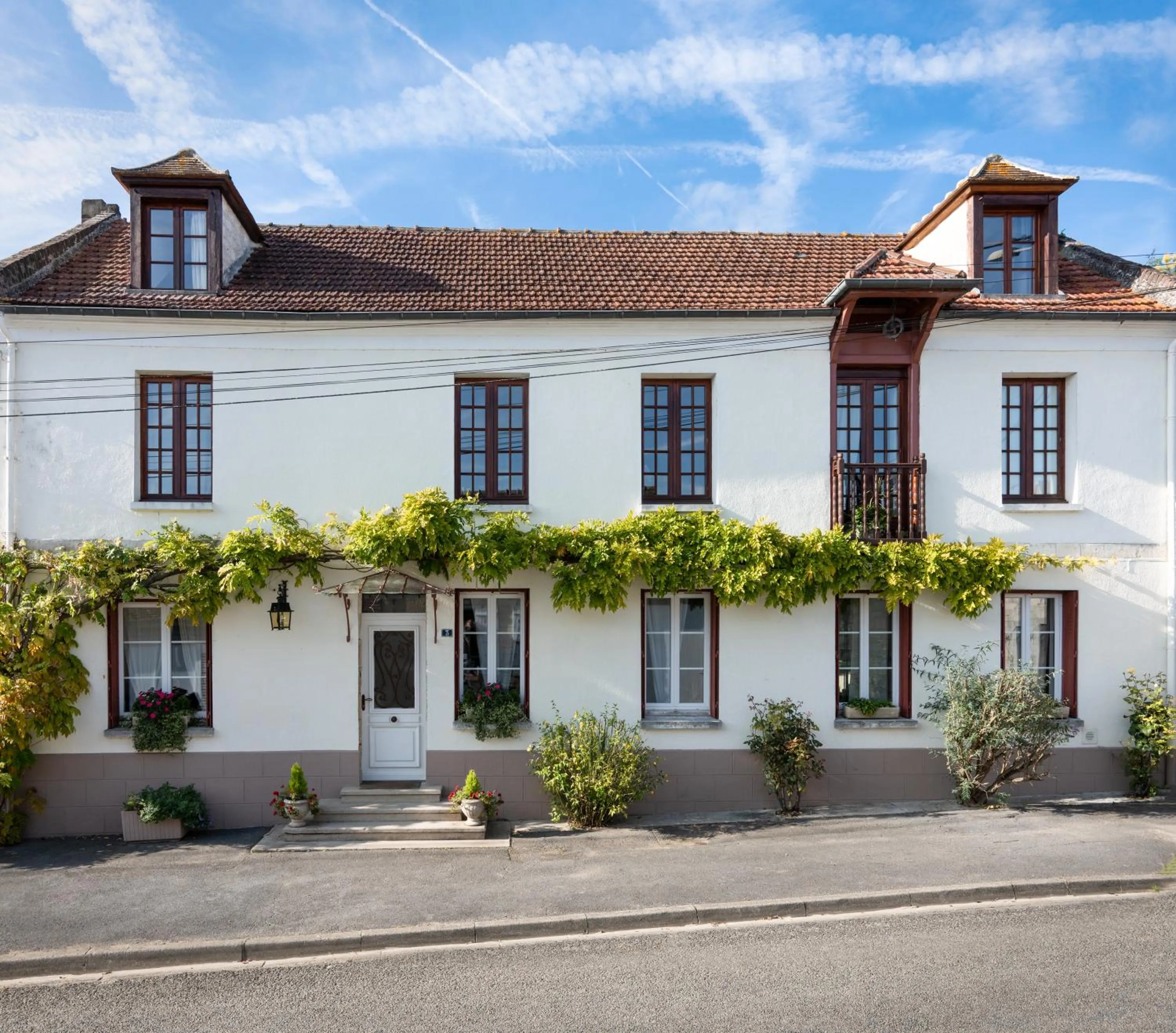 Property building in Les Glycines de Monchy- Chambres d'hôtes