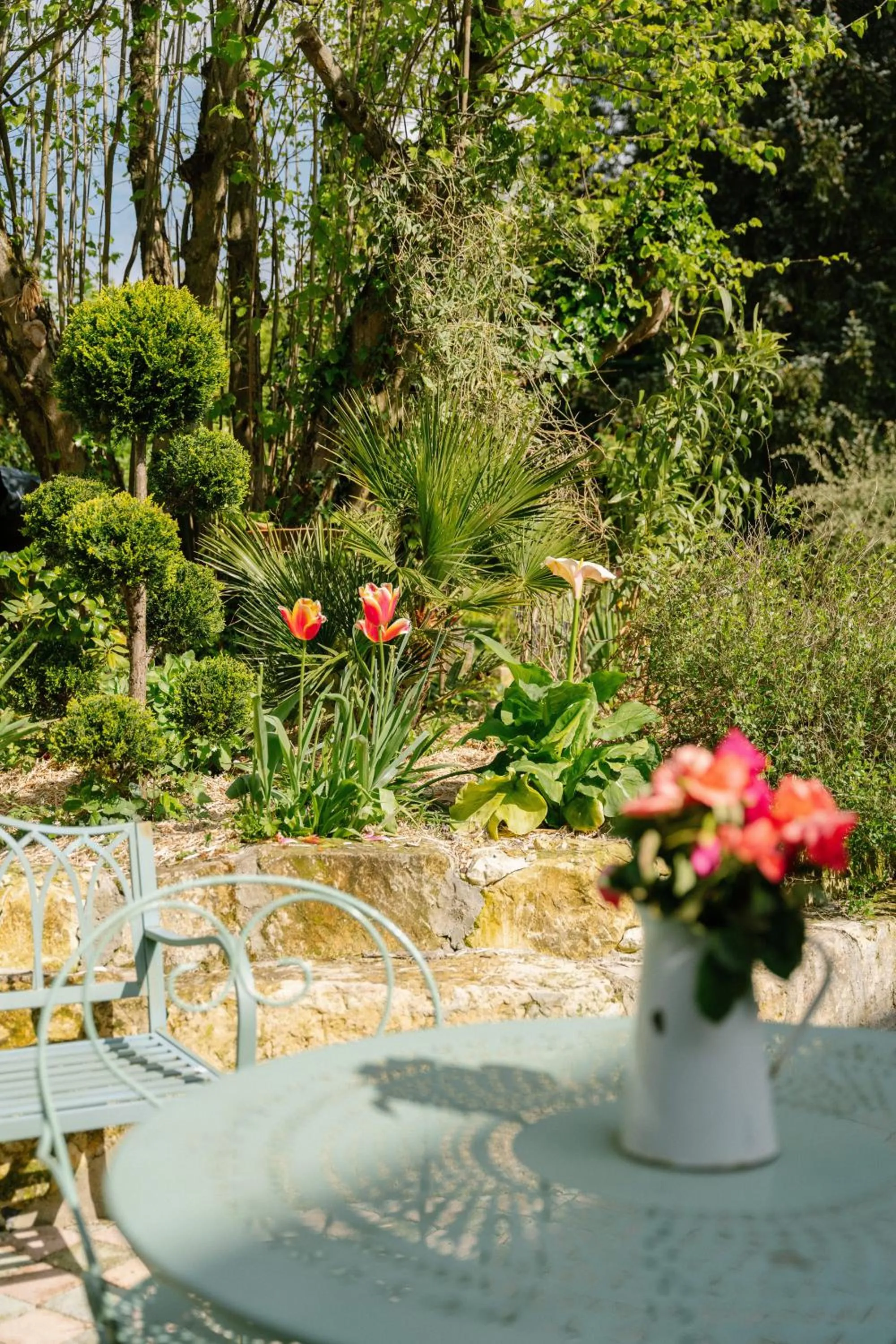 Spring in Les Glycines de Monchy- Chambres d'hôtes