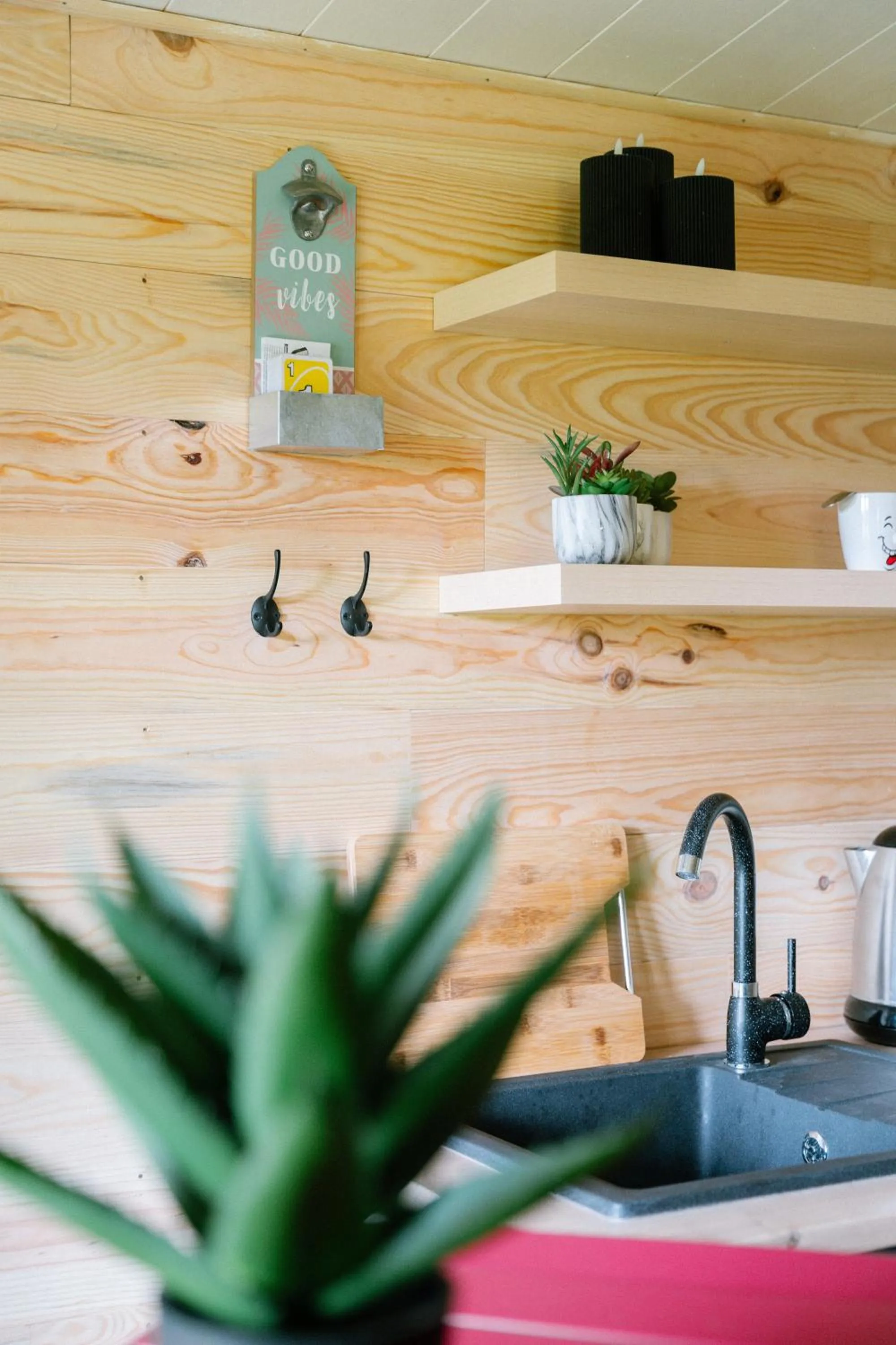 Coffee/tea facilities in Les Glycines de Monchy- Chambres d'hôtes