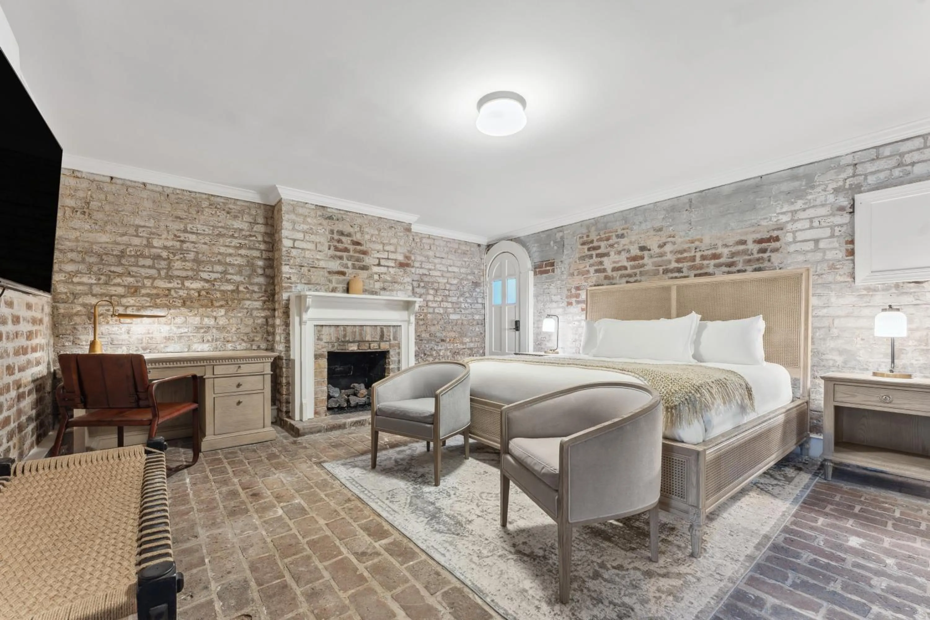 Photo of the whole room, Bed in Bellwether House