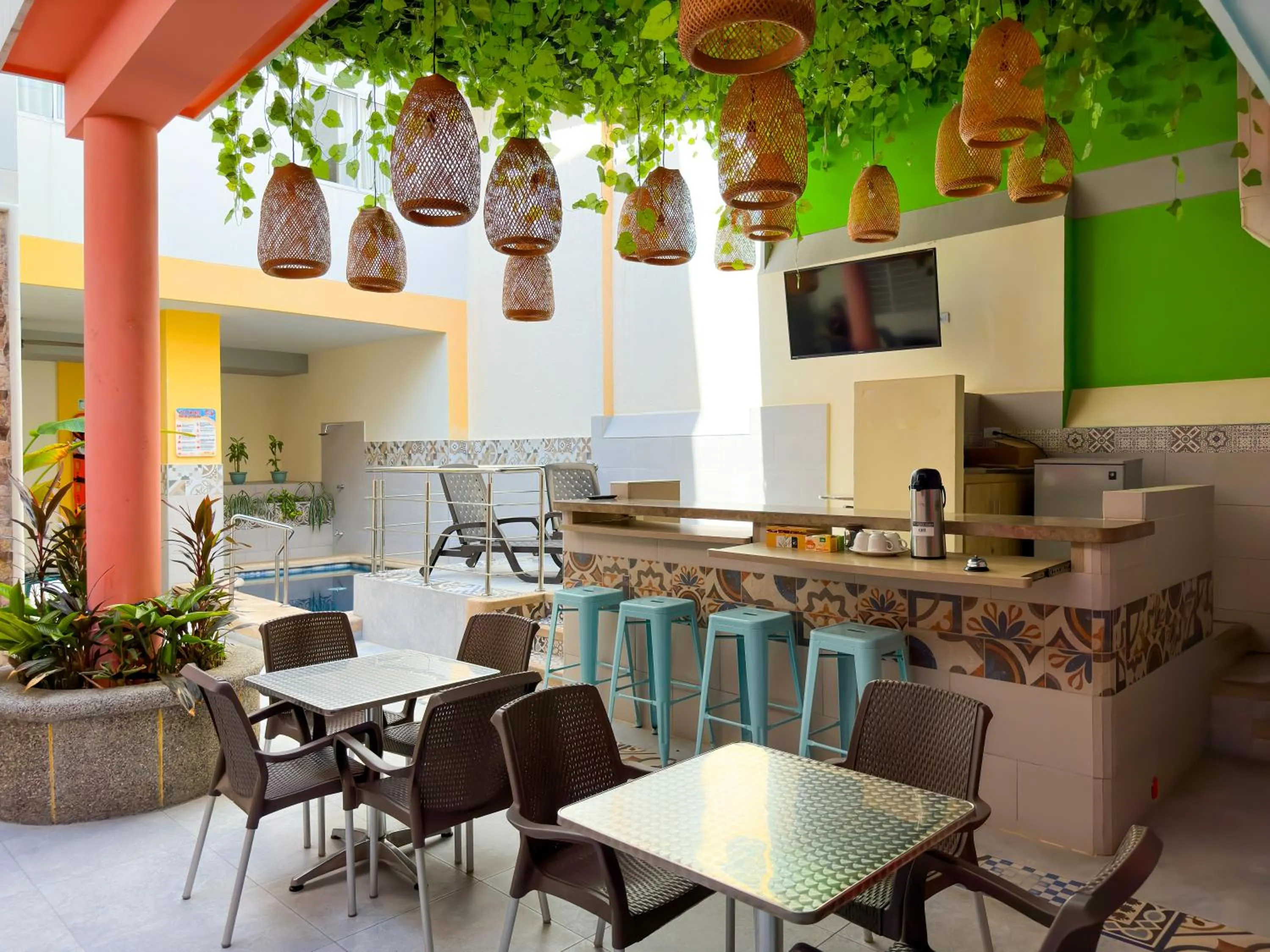 Restaurant/places to eat in Hotel Zamay Centro Historico