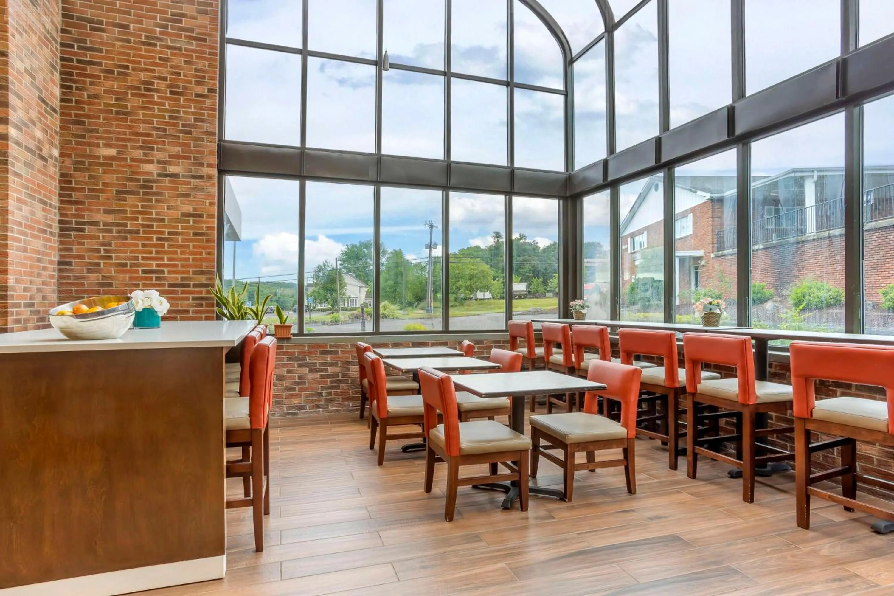 Breakfast in Best Western Danbury/Bethel