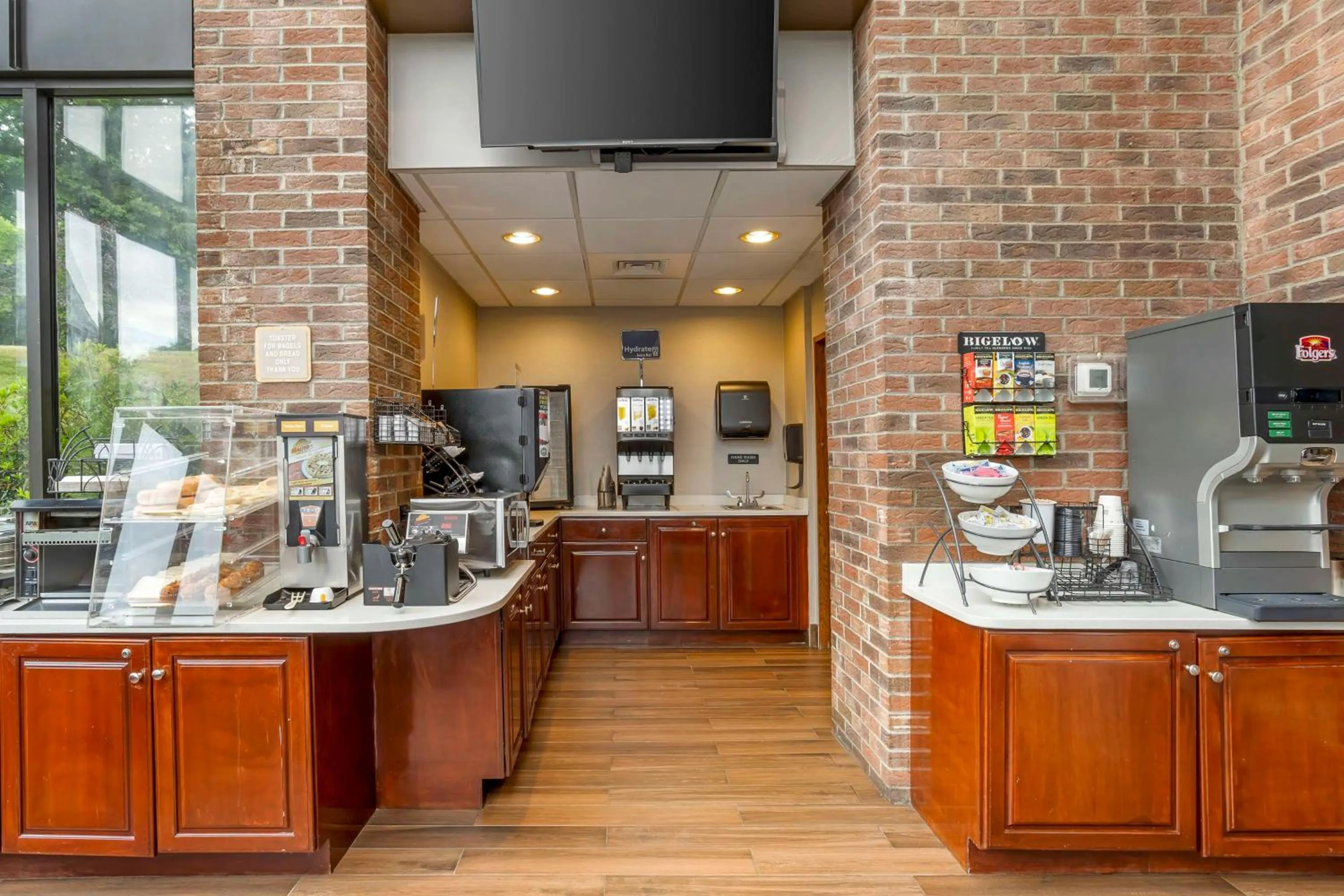 Breakfast in Best Western Danbury/Bethel